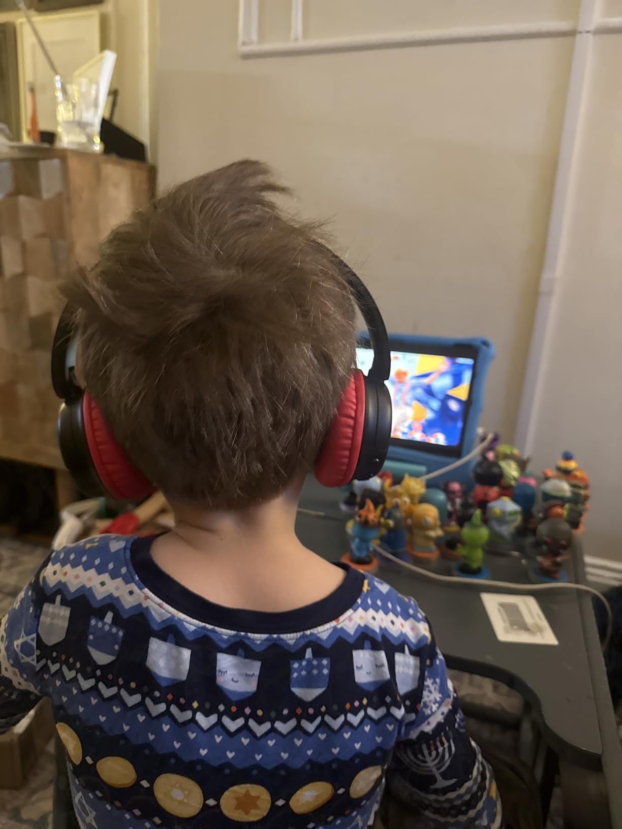 iClever BTH22 Kids Bluetooth Headphones for Toddler Travel, 60H Play Time customer photo 2