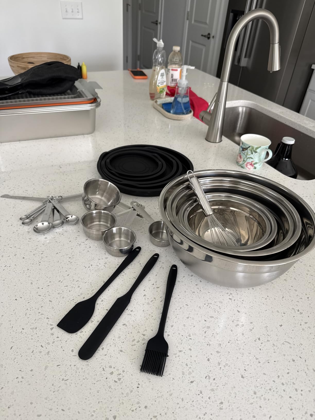 WEPSEN Mixing Bowls Set, 25PCS Stainless Steel Mixing Bowl with Lid Set, Large Nesting Bowls 7, 4.5, 3,2, 1.5QT, Measuring Cups and Spoons Baking Utensils Metal Bowl for Kitchen Prep customer photo 2