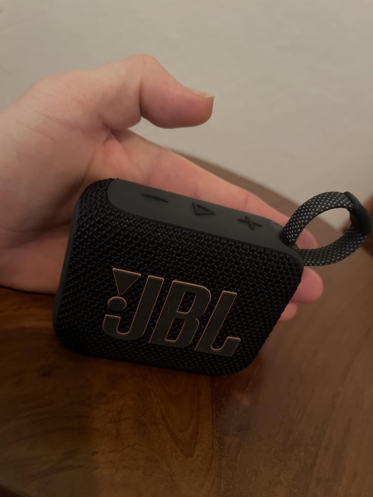 JBL Go 4 - Ultra-Portable, Waterproof and Dustproof Bluetooth Speaker, Big JBL Pro Sound with Punchy bass, 7-Hour Built-in Battery, Made in Part with Recycled Materials (Black) customer photo 1