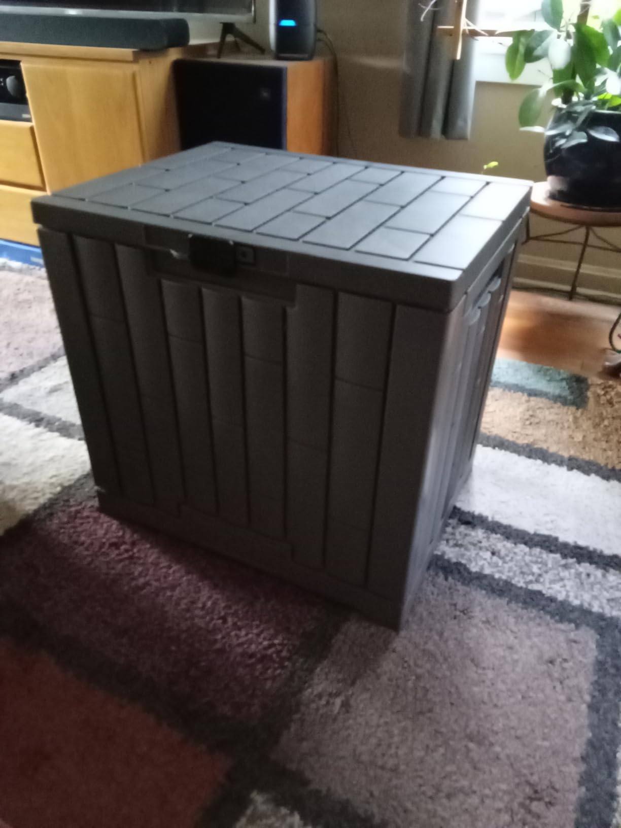 EAST OAK 31 Gallon Outdoor Storage Box, Waterproof Deck UV-Resistant Resin Bin for Patio Cushions, Garden Tools, Accessories & Package, Lockable Wind-Resistant Lid, Steel-Reinforced, Black customer photo 2