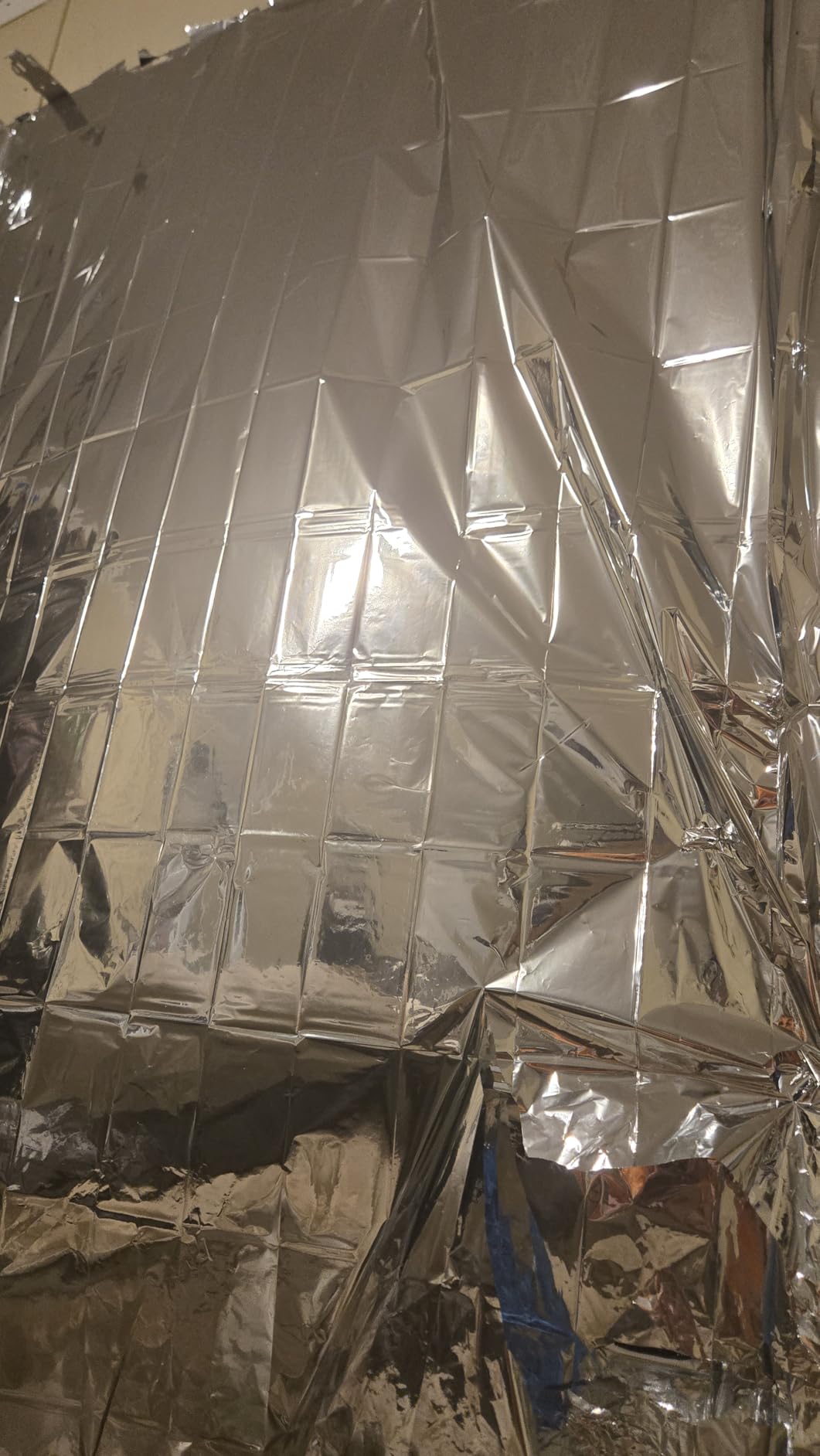 Frocopo 6 Pack Emergency Mylar Blanket, Emergency Blanket Space Blanket Survival Rescue Insulating Reflective foil kit Outdoors Hiking Camping Blanket Perfect for Outdoors, Hiking, Camping Survival customer photo 1