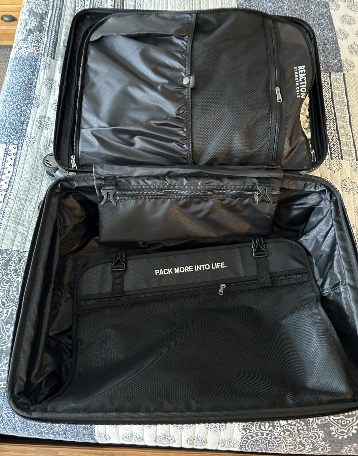 Kenneth Cole REACTION Renegade Luggage Expandable 8-Wheel Spinner Lightweight Hardside Suitcase, Periwinkle Blue, 28-Inch Checked customer photo 1