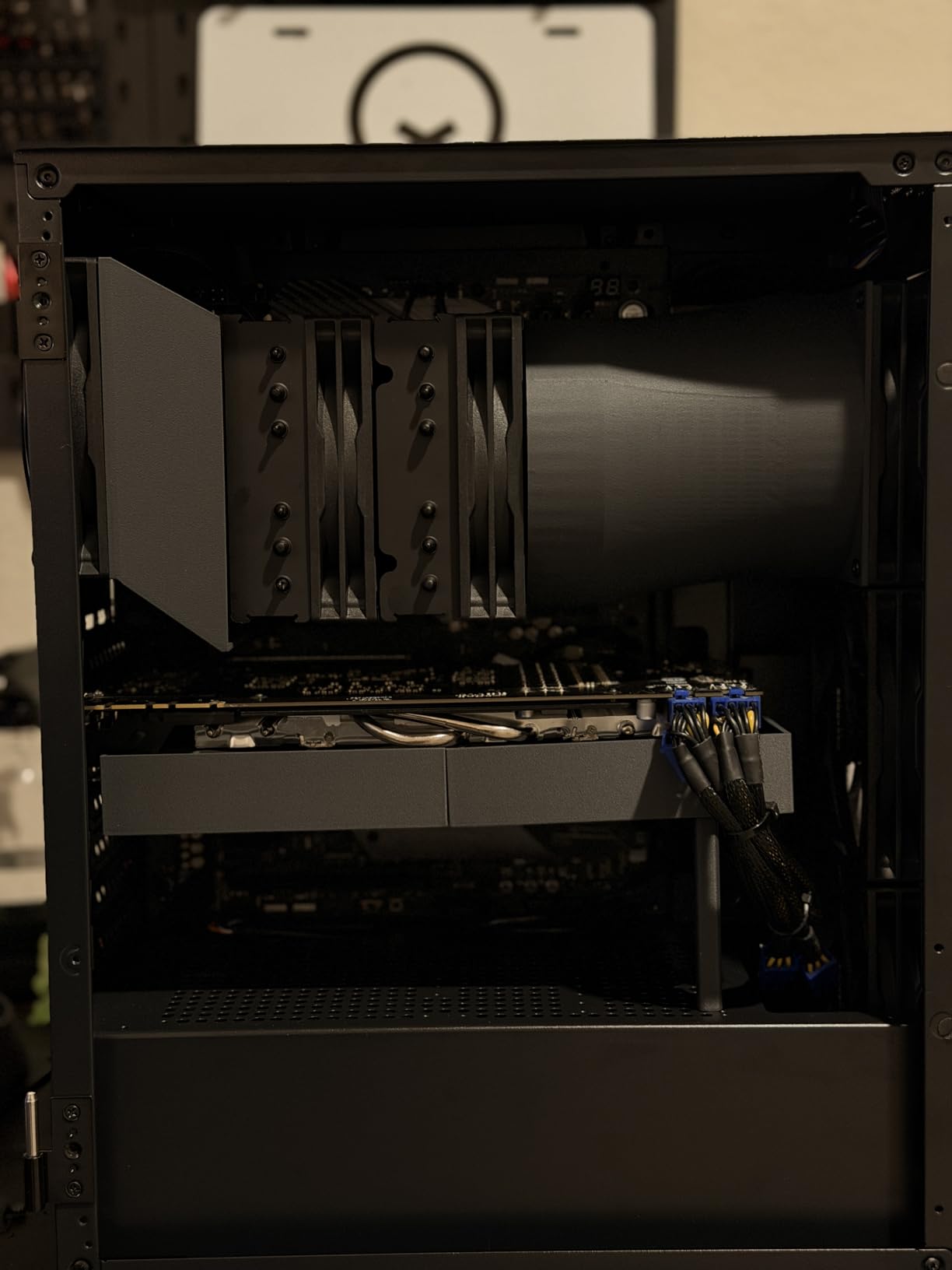 DARKROCK EC2 ATX Mid Tower Gaming Computer PC Case, Type-C Ready | Supports 50 Series Graphics Cards, Tempered Glass Side Panel, up to 8 x 120mm Fans & 360mm Radiator, 1 x Pre-Installed Fan customer photo 1