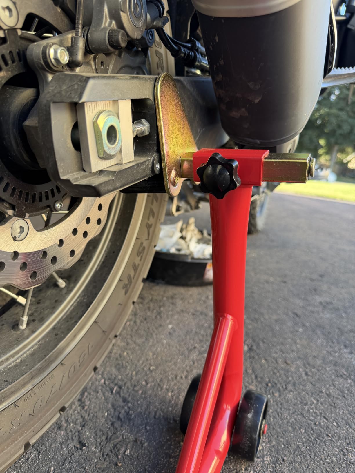 Jack Boss Motorcycle Stand Rear Combo Wheel Lift Stand, 500Lbs Capacity,Swingarm Spool Paddock Stand for Sport Bike,Fit for Yamaha, for Honda, Suitable for Kawasaki Black customer photo 1