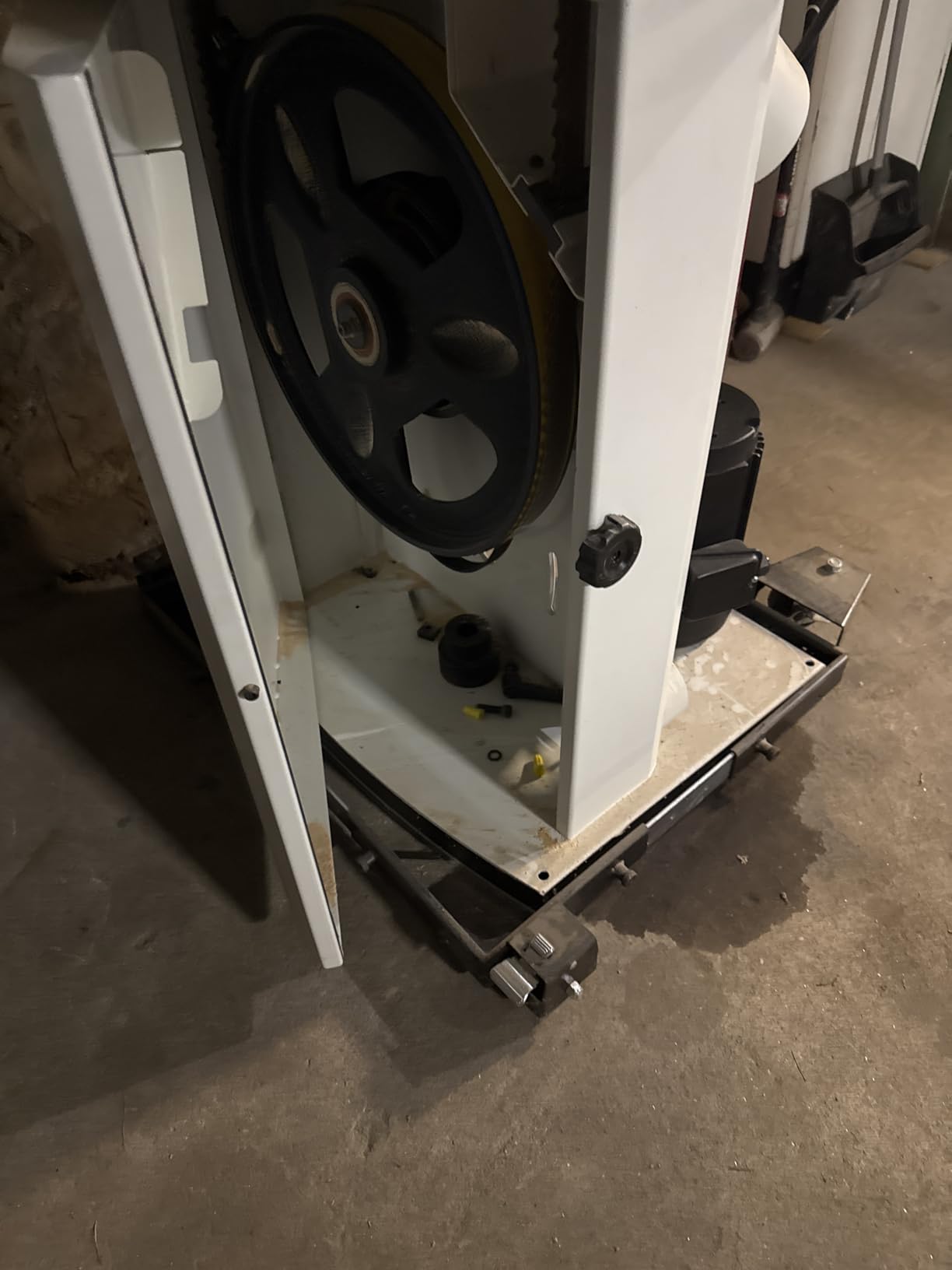 Jet 18-Inch Woodworking Band Saw, 3 HP, 230V 1Ph (JWBS-18SFX-3) customer photo 2