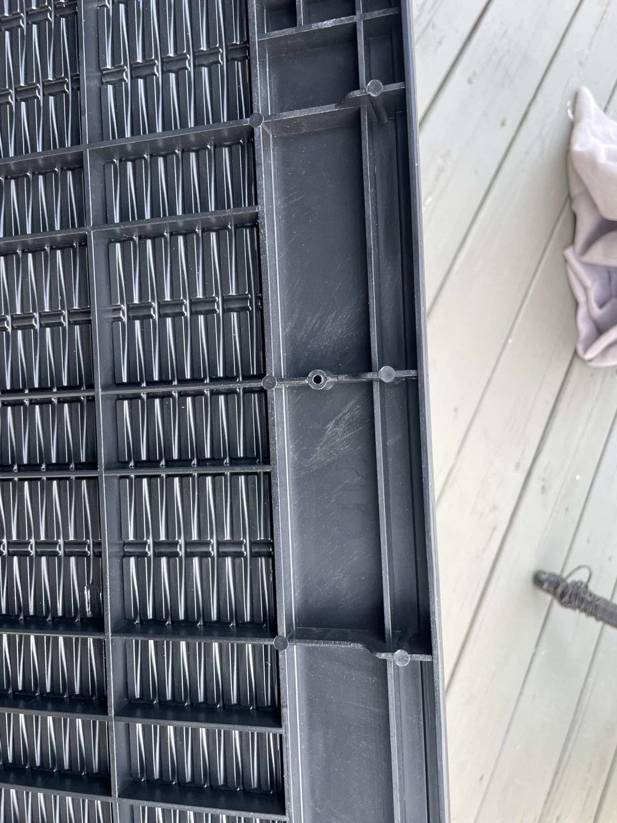 PatioZen 150 Gallon Resin Deck Box, Lockable Patio Outdoor Storage Box for Furniture, Garden Tools and Tools Storage, Waterproof Outside Storage Boxes - Black customer photo 2