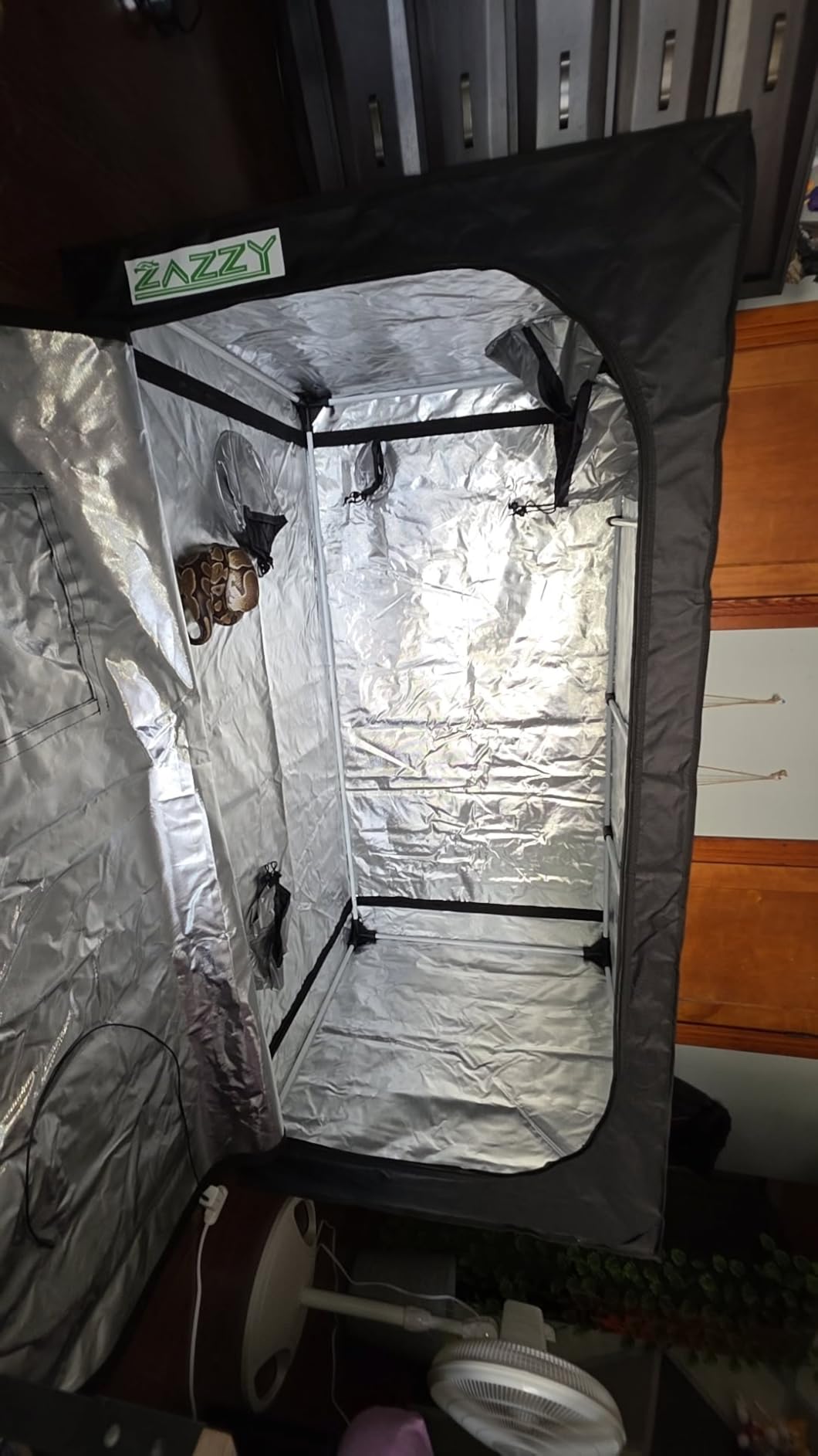 zazzy Hydroponic Grow Tent, 24