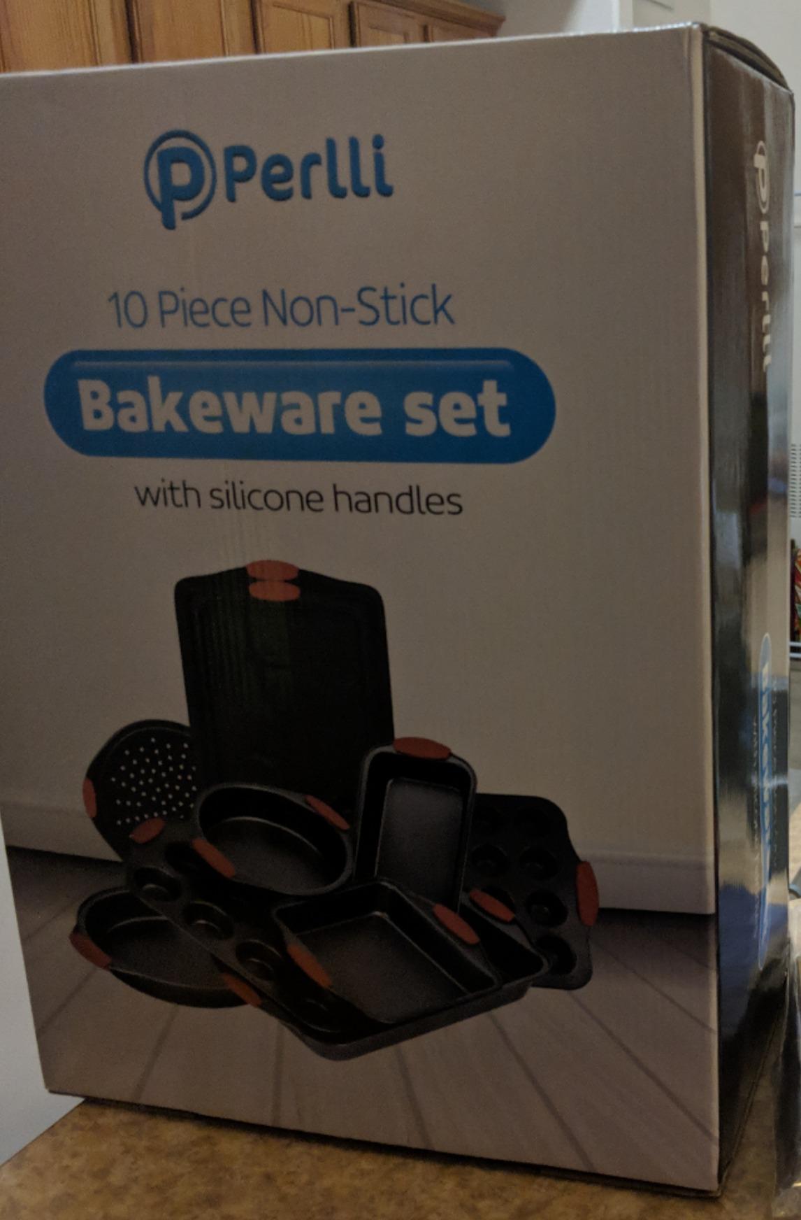PERLLI Non-Stick 17-Piece Baking Pan Set, BPA-Free Carbon Steel Bakeware Set with Silicone Handles, Stackable Kitchen Oven Set, Cookie Sheet, Baking Tray, Baking Sheet Set, Utensils, Oven Safe (446°F) customer photo 1