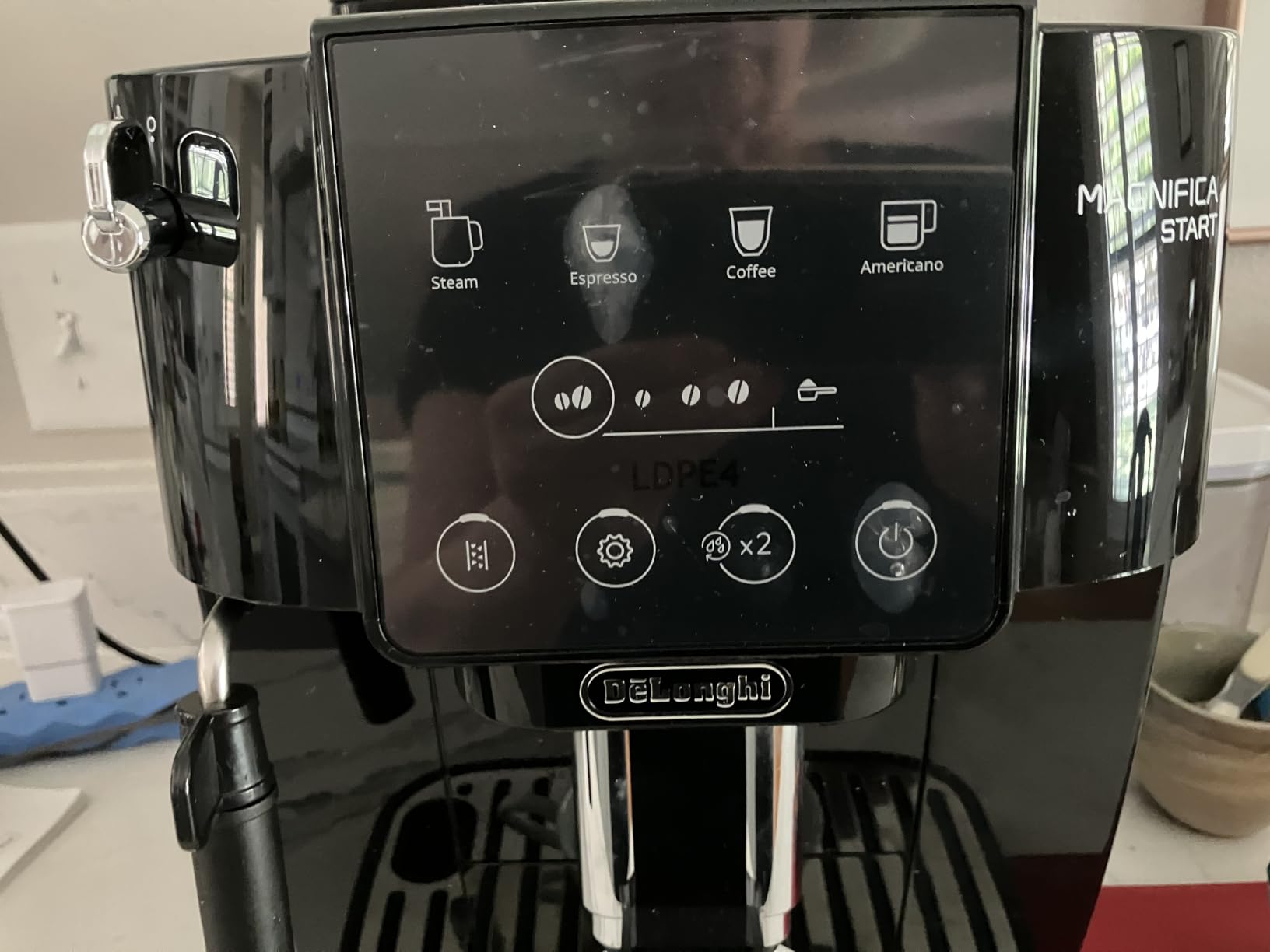 De'Longhi Magnifica Start Automatic Espresso Machine, Milk Frother, Black | #1 Worldwide Espresso Machine Maker, 3 One-Touch Recipes, Frother, Built-In Grinder, Easy to Clean customer photo 1