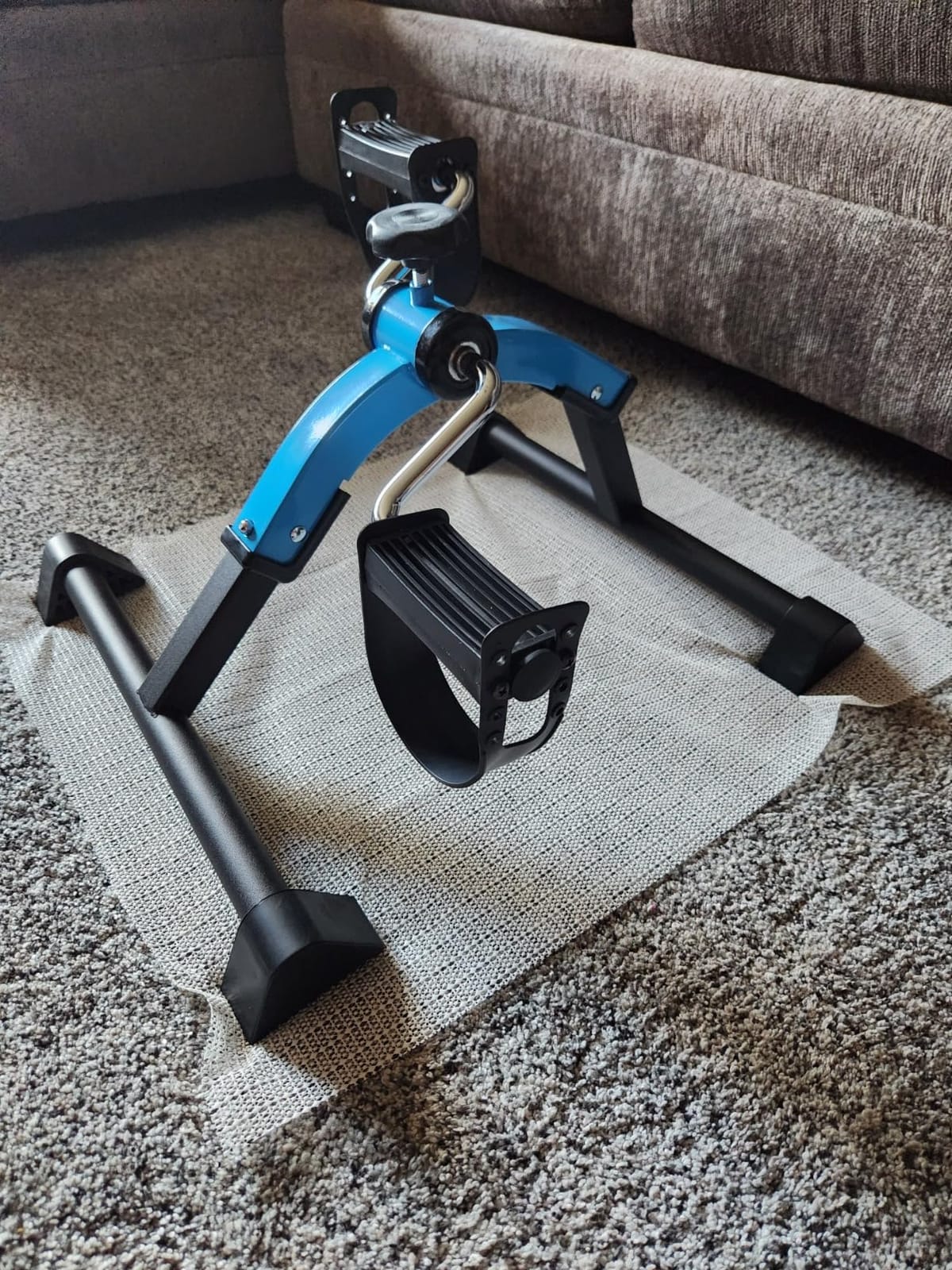 RYGEO Pedal Exerciser Under Desk Bike for Arms and Legs Workout, Lightweight & Foldable Mini Exercise Bike for Sedentary Officer & Seniors customer photo 2