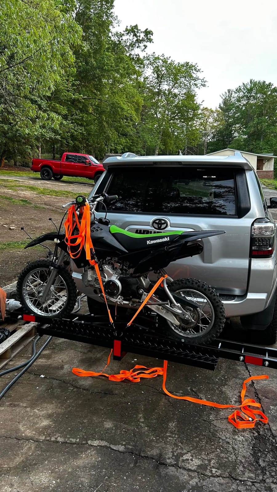 VEVOR Motorcycle Carrier, 600 LBS Steel Motorcycle Carrier Hitch Mount with 47