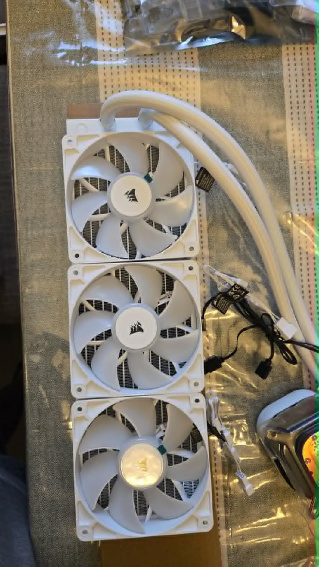 CORSAIR Nautilus 360 RS ARGB Liquid CPU Cooler – 360mm AIO – Low-Noise – Direct Motherboard Connection – Daisy-Chain – Intel LGA 1851/1700, AMD AM5/AM4 – 3X RS120 ARGB Fans Included – Black customer photo 2