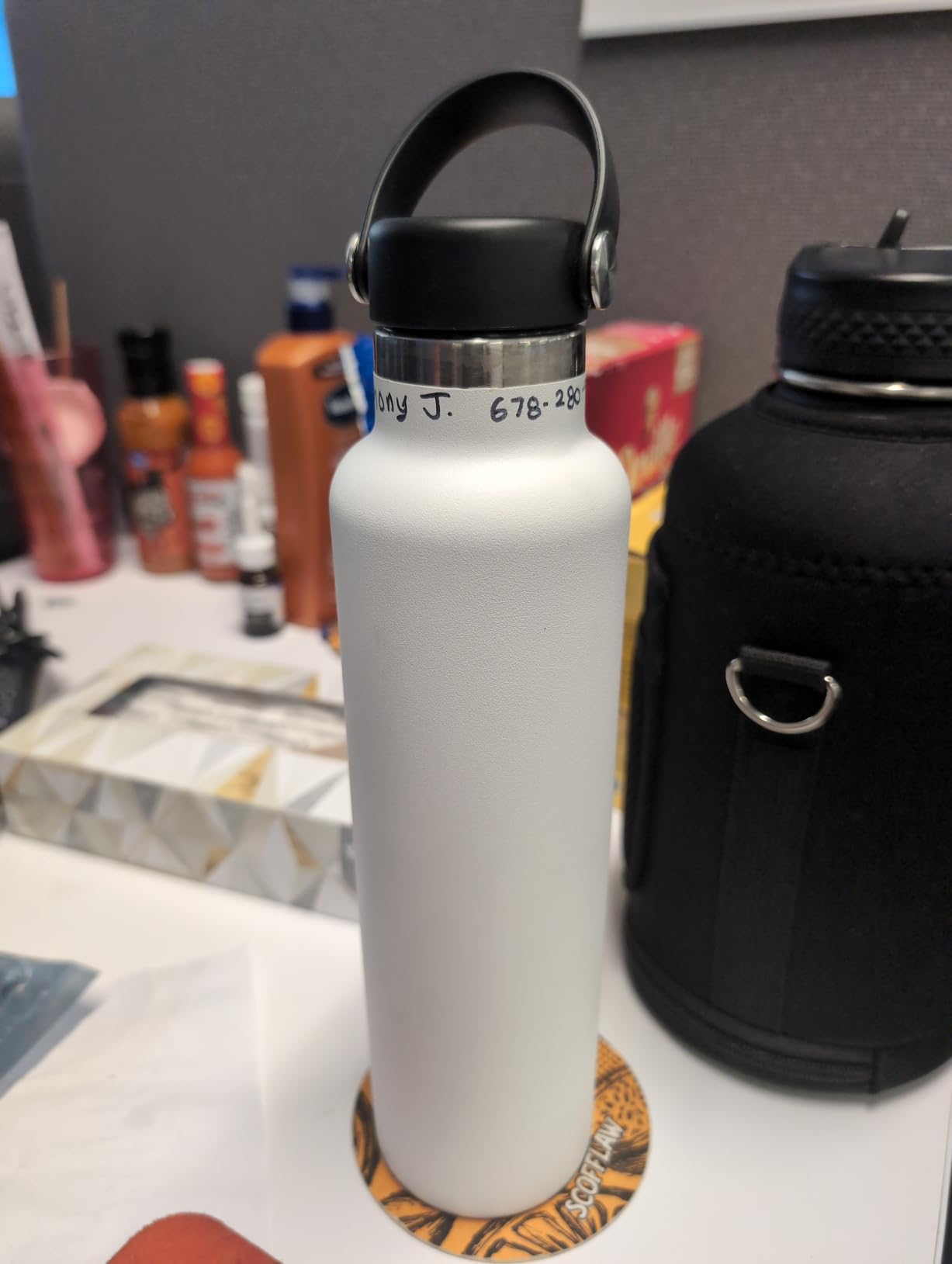 Hydro Flask Water Bottle - Insulated Stainless Steel - Non Spill, Leakproof in 24 Oz Agave Green customer photo 1