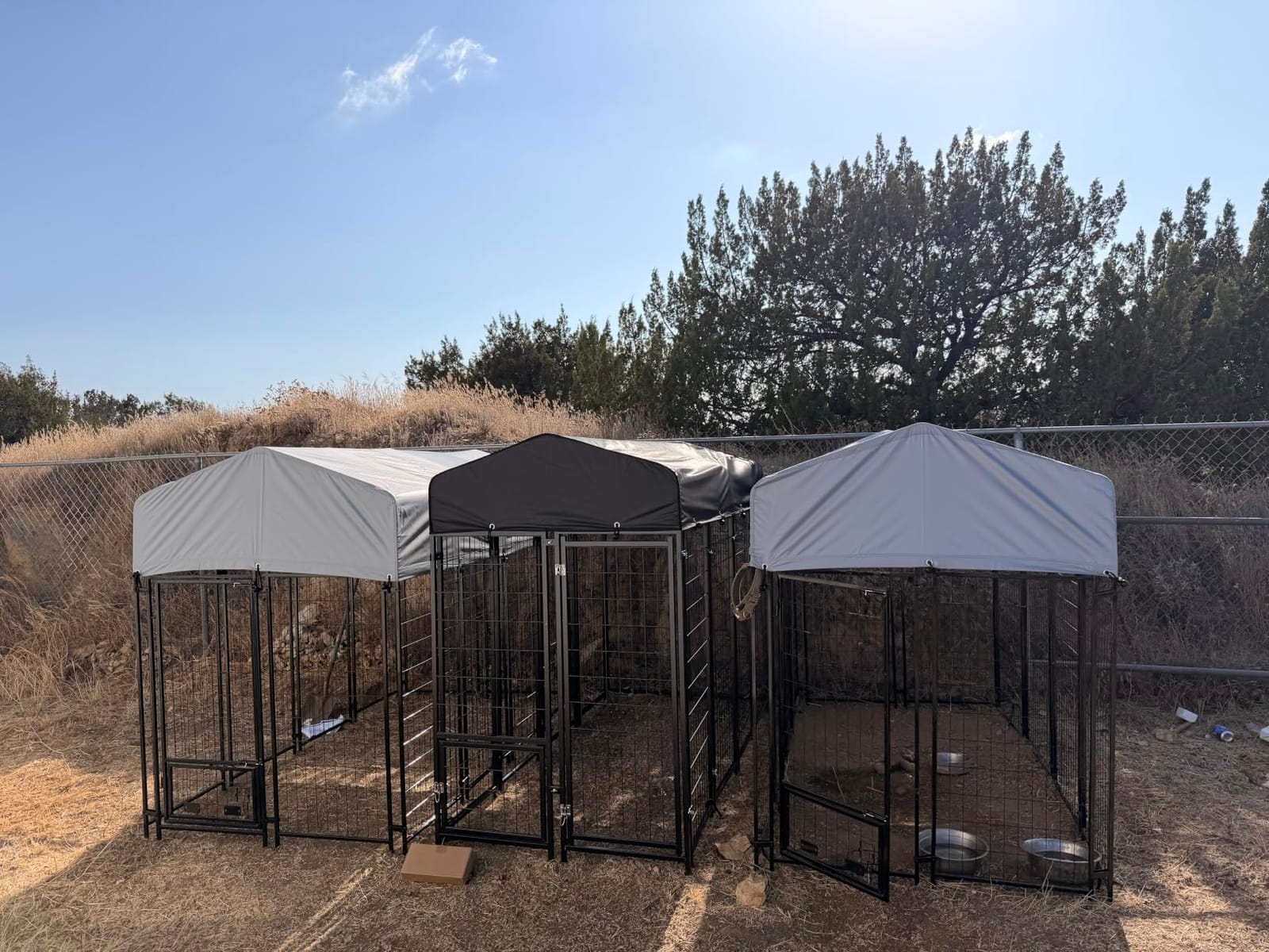 Sino Luban Outdoor Dog Kennel Outside Run with Doggy Door, Swivel Feeder&Roof - 8x4x6FT Large Dog Kennels Pens Outside for Large Dogs Breed- Heavy Duty Cage Yard (Can Connect to Your Dog House) customer photo 1