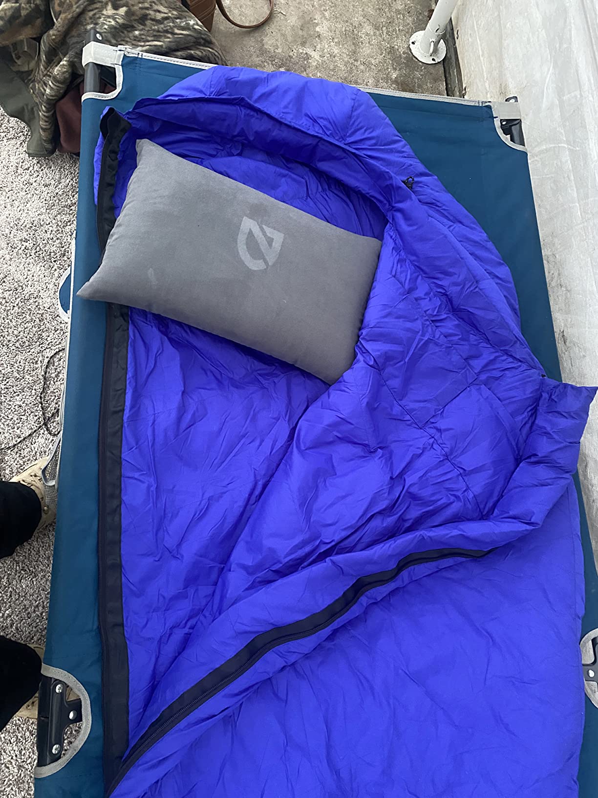 NEMO Equipment Fillo Camping Pillow - Black Pearl/Birch Bud customer photo 1