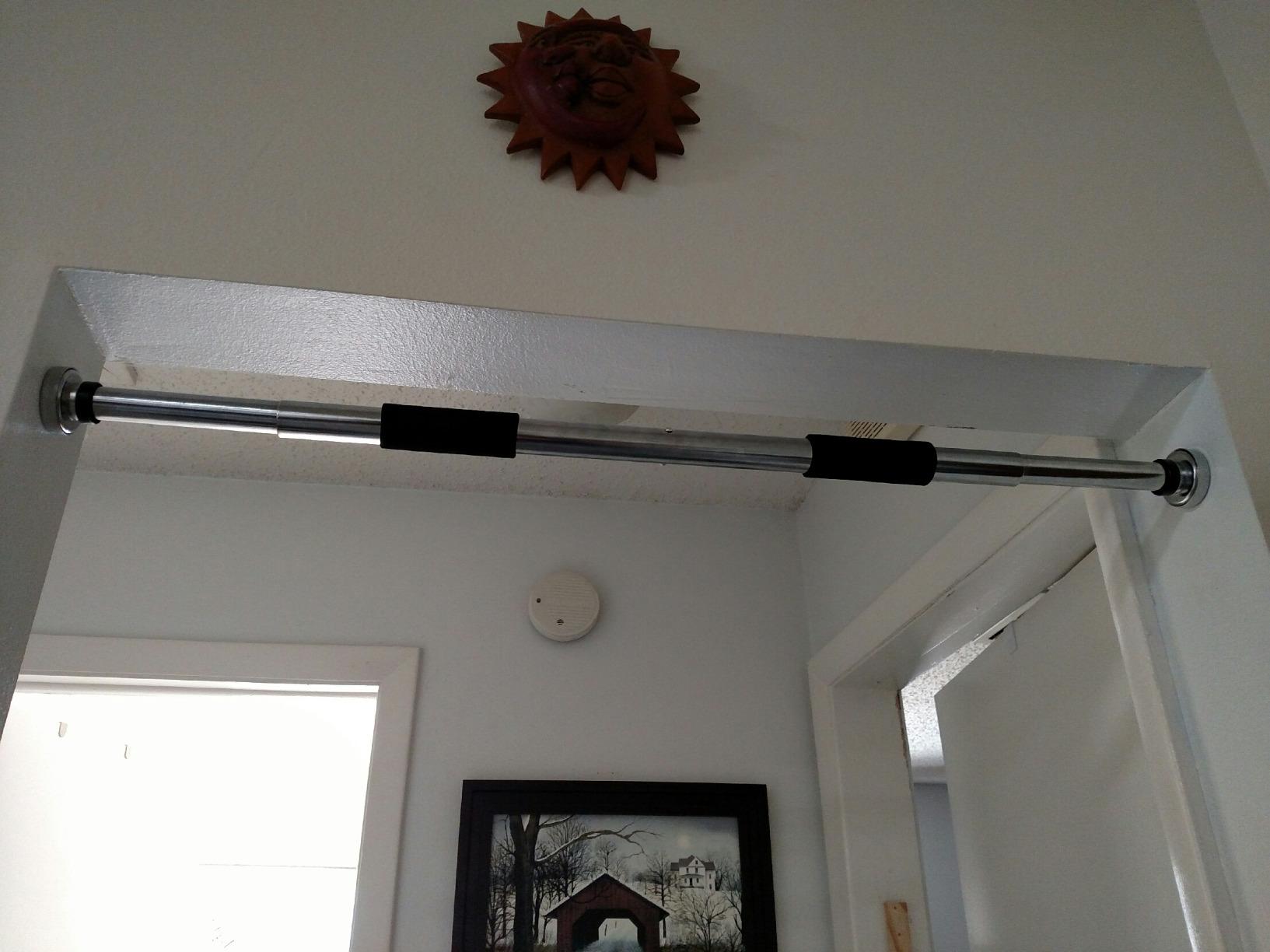 Sunny Health & Fitness Adjustable Doorway Chin Up/Pull Up Bar customer photo 2
