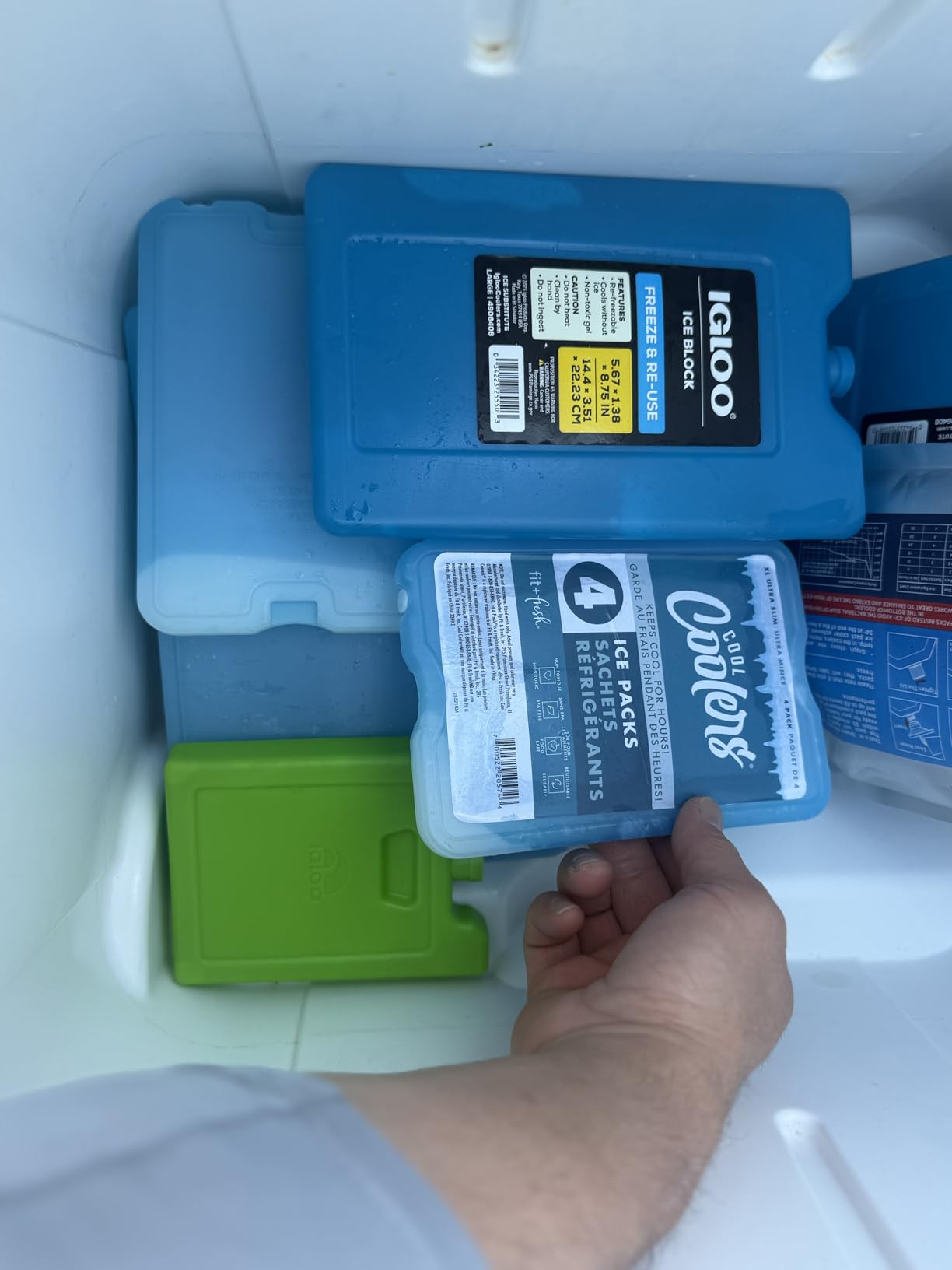 Igloo Medium Maxcold 2 Pack Ice Block, Reusable Ice Packs for Coolers, Freezer Pack, Cold Packs for Coolers, Long Lasting Ice Blocks customer photo 2