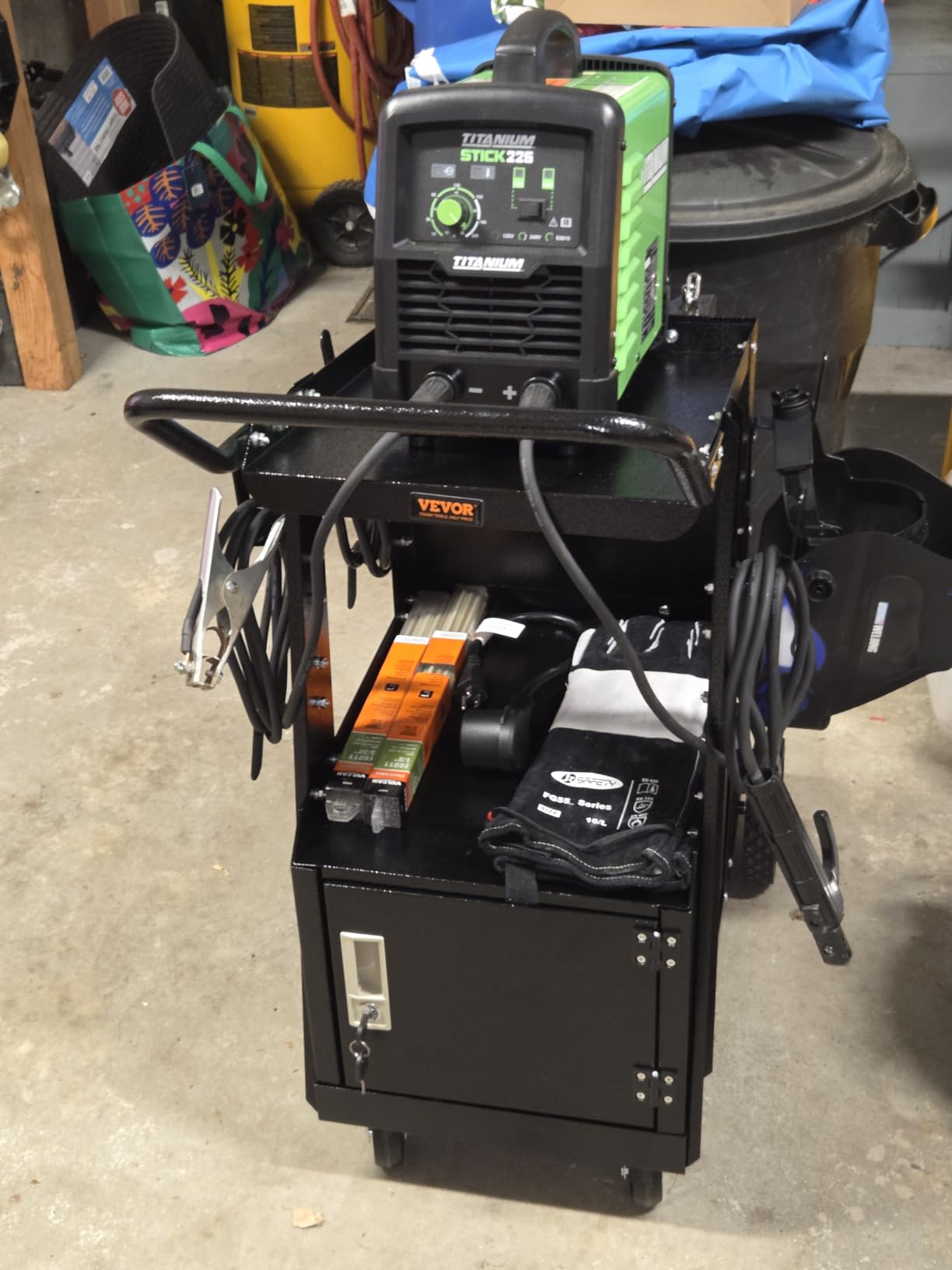 VEVOR Welding Cart 2 Drawers Welder Cart Heavy Duty with Lockable Cabinet customer photo 2