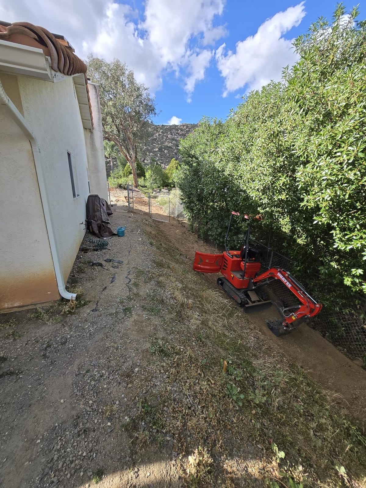 1.2 Ton Mini Excavator, 13.5HP Compact Digger with Canopy Shelter customer photo 2