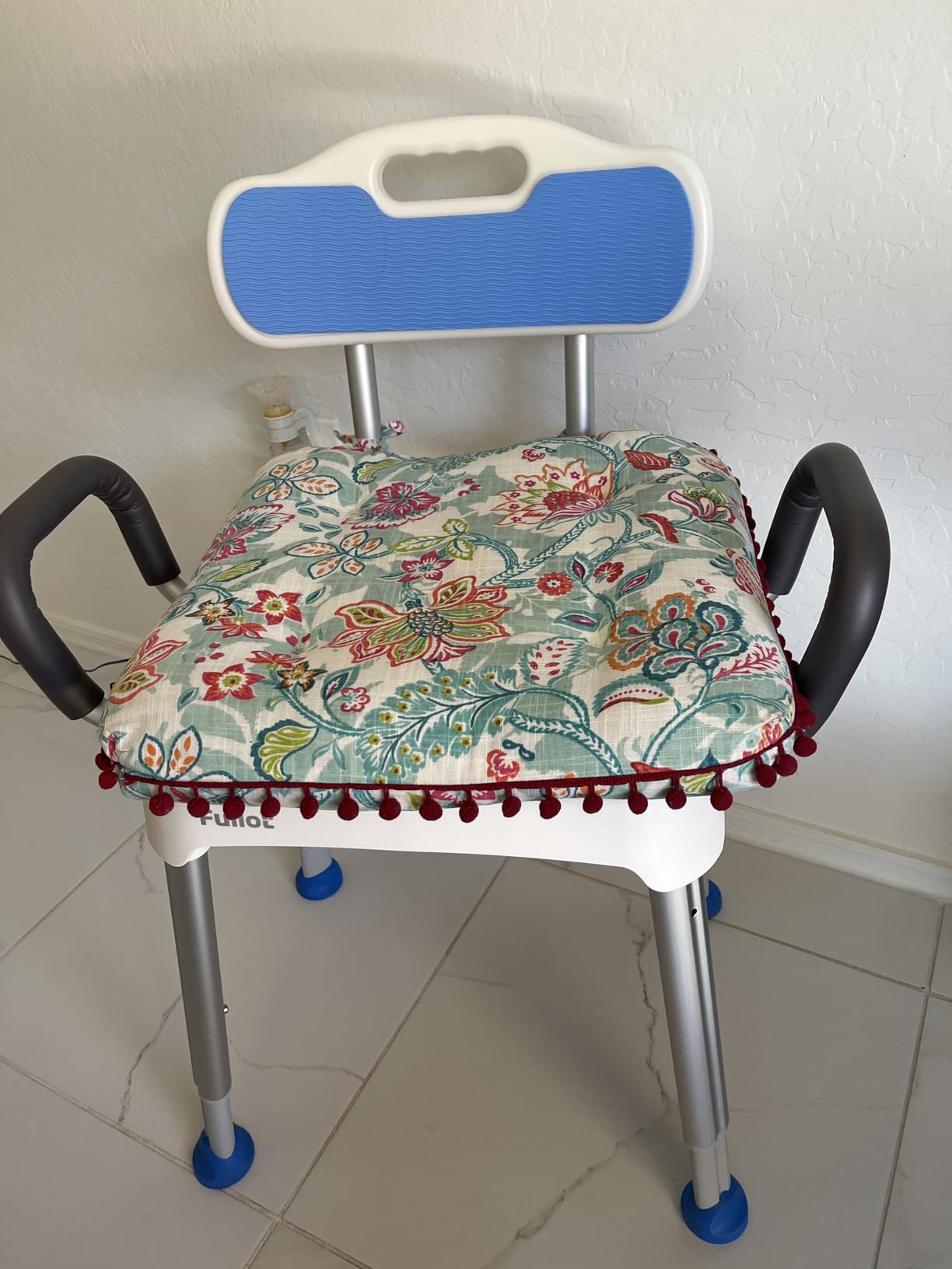 FULLOT Wide Shower Chair for Inside Shower, Stable Bracing Design, 400 lbs customer photo 2