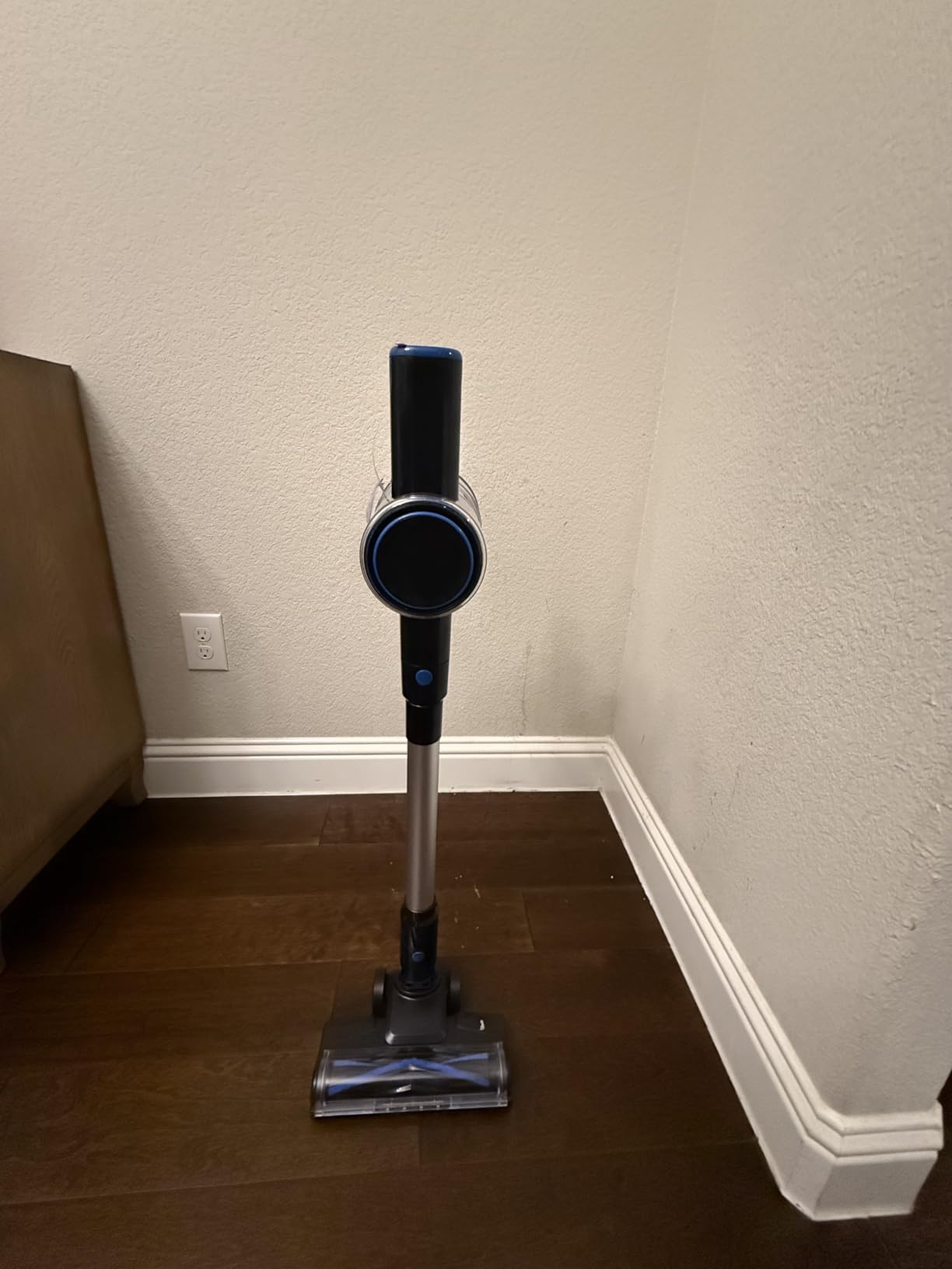 VOKENE Cordless Vacuum Cleaner, 8 in 1 Powerful Suction Lightweight Vacuum Cleaner for Home, LED Display, 3 Suction Modes, 45Mins Detachable Battery Vacuum for Hard Floor Carpet Pet Hair (Blue) customer photo 1