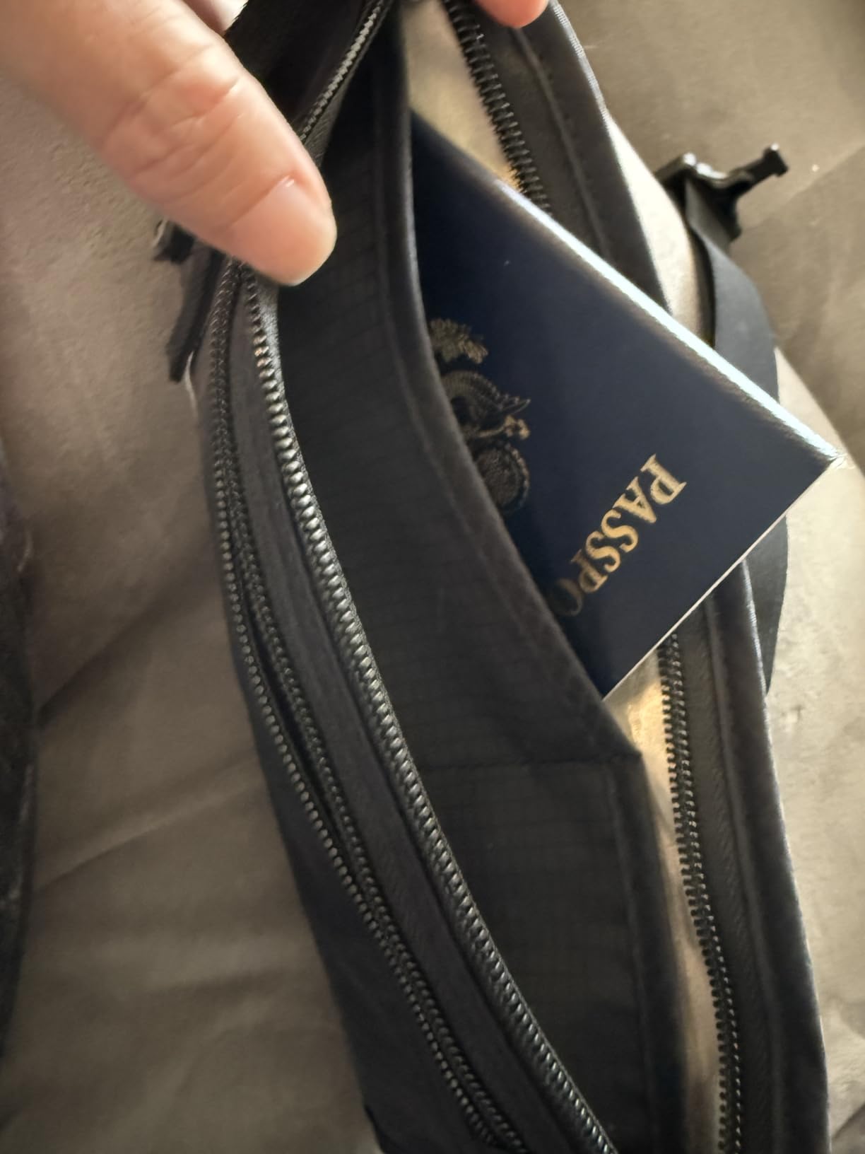 Money Belt for Travel, Passport Holder, RFID Blocking, Sweat-Proof, Black customer photo 2