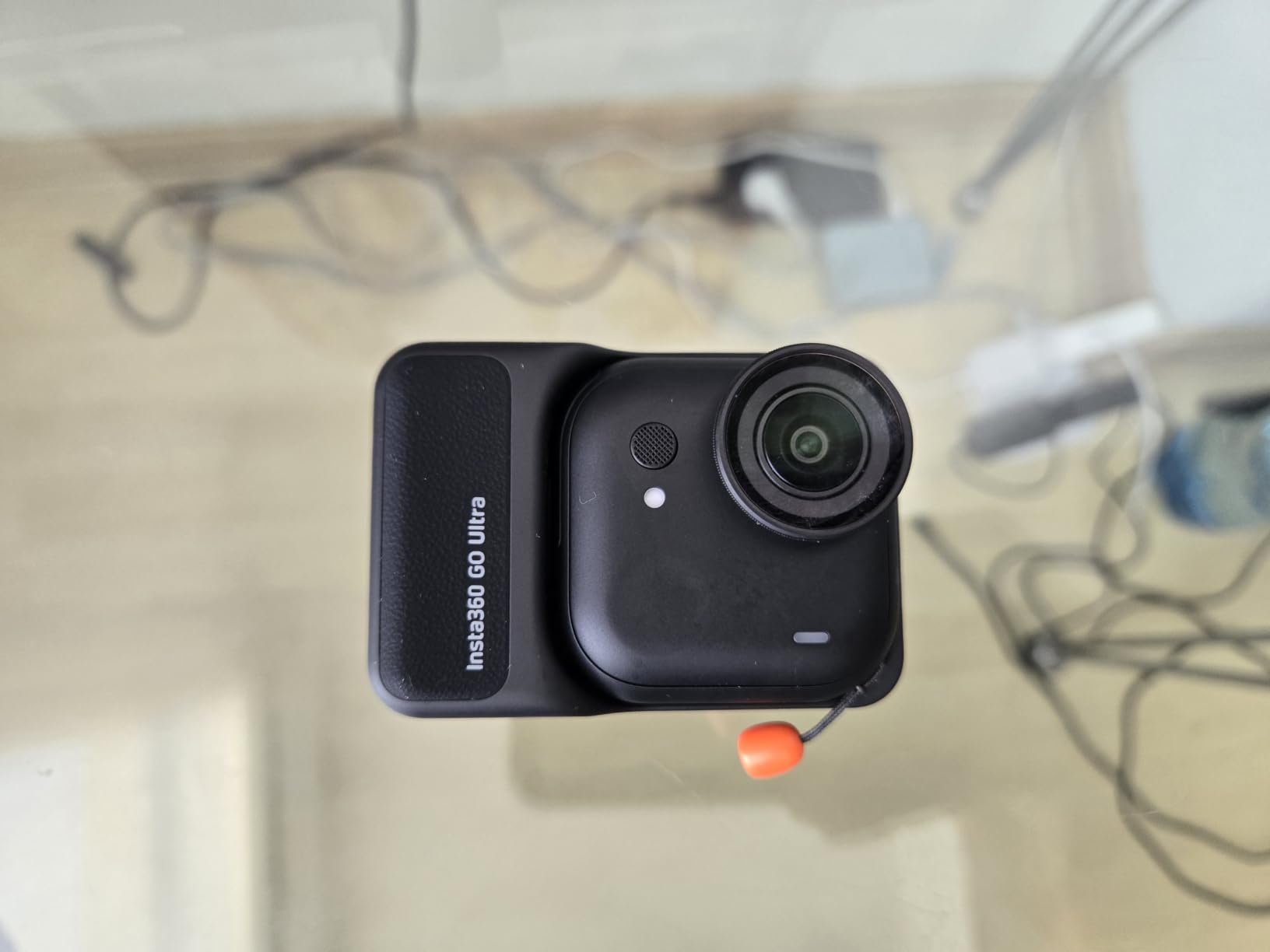 Insta360 GO Ultra - Small 4K Vlogging Camera, Hands-Free, POV Cam, 1/1.28