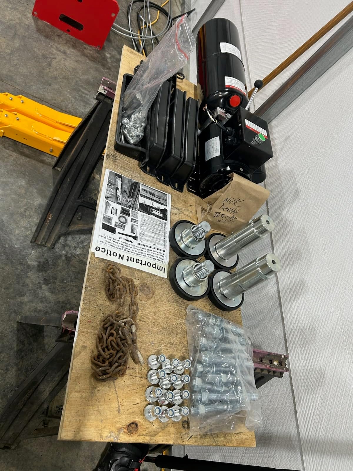 KT-M120L 12000lbs Two Post Lift Auto Lift 2 Post Car Lift Extra Height 167” / 4.235M Max Wide 151 Inch Truck Clear Floor Hoist CE Certified customer photo 1