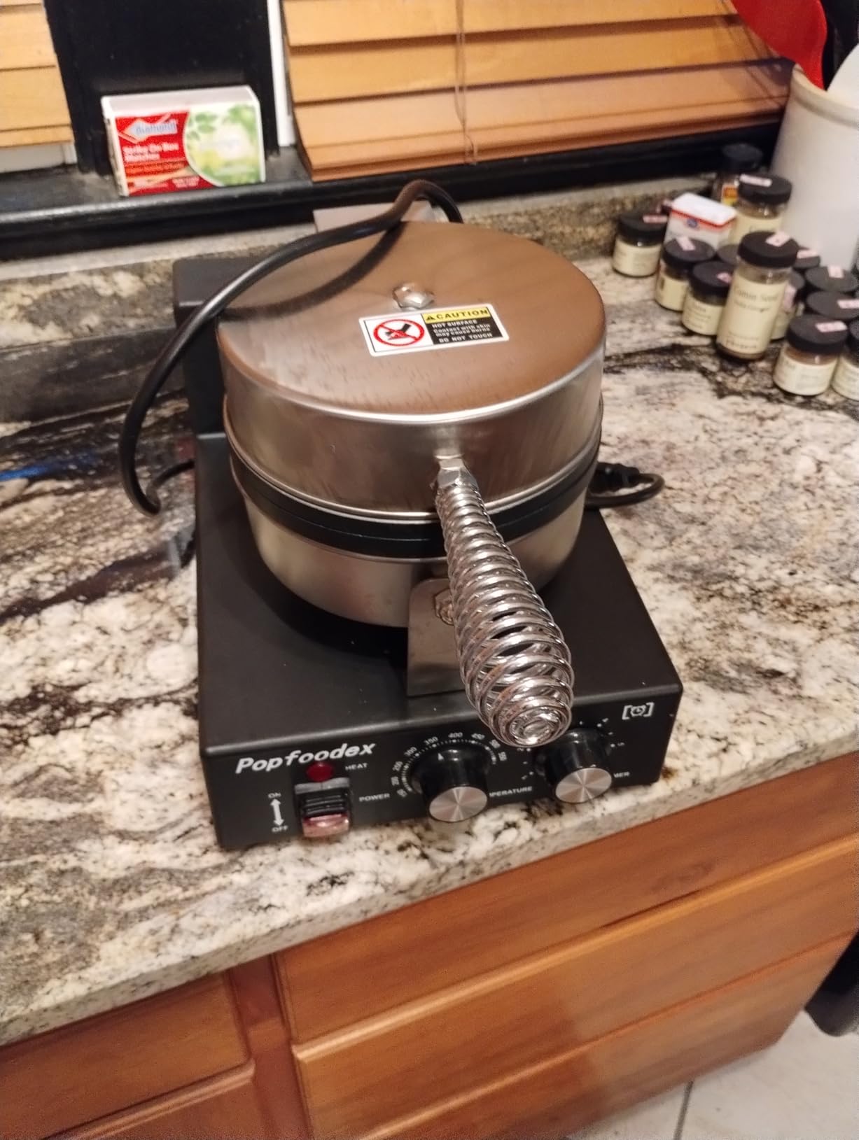 Commercial Waffle Maker for Restaurant, 110V Electric Waffle Maker w/Non-stick and 122–572°F Adjustable Temp, 1200W Profession Waffle Iron with Timer and Heavy Duty, Hotel Waffle Machine customer photo 2