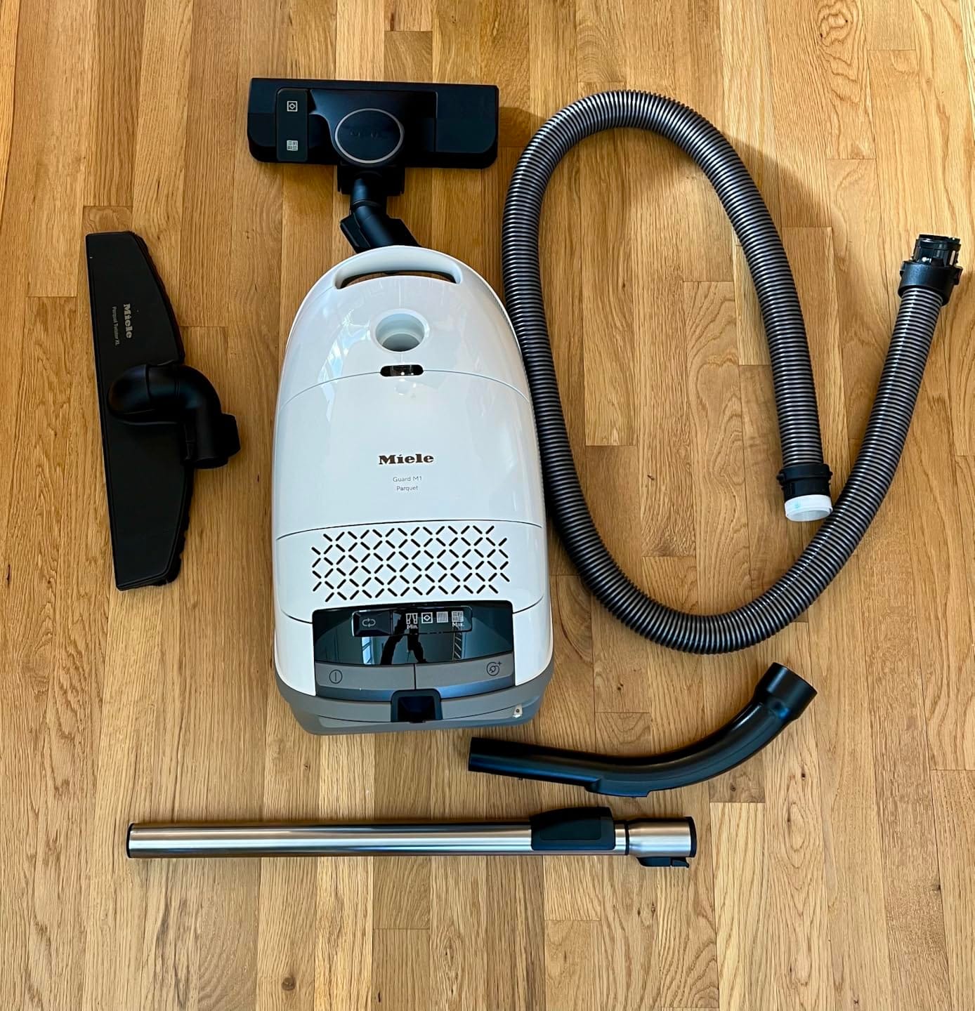 Miele Guard M1 Parquet XL Bagged Canister Vacuum for Hard Floors customer photo 1