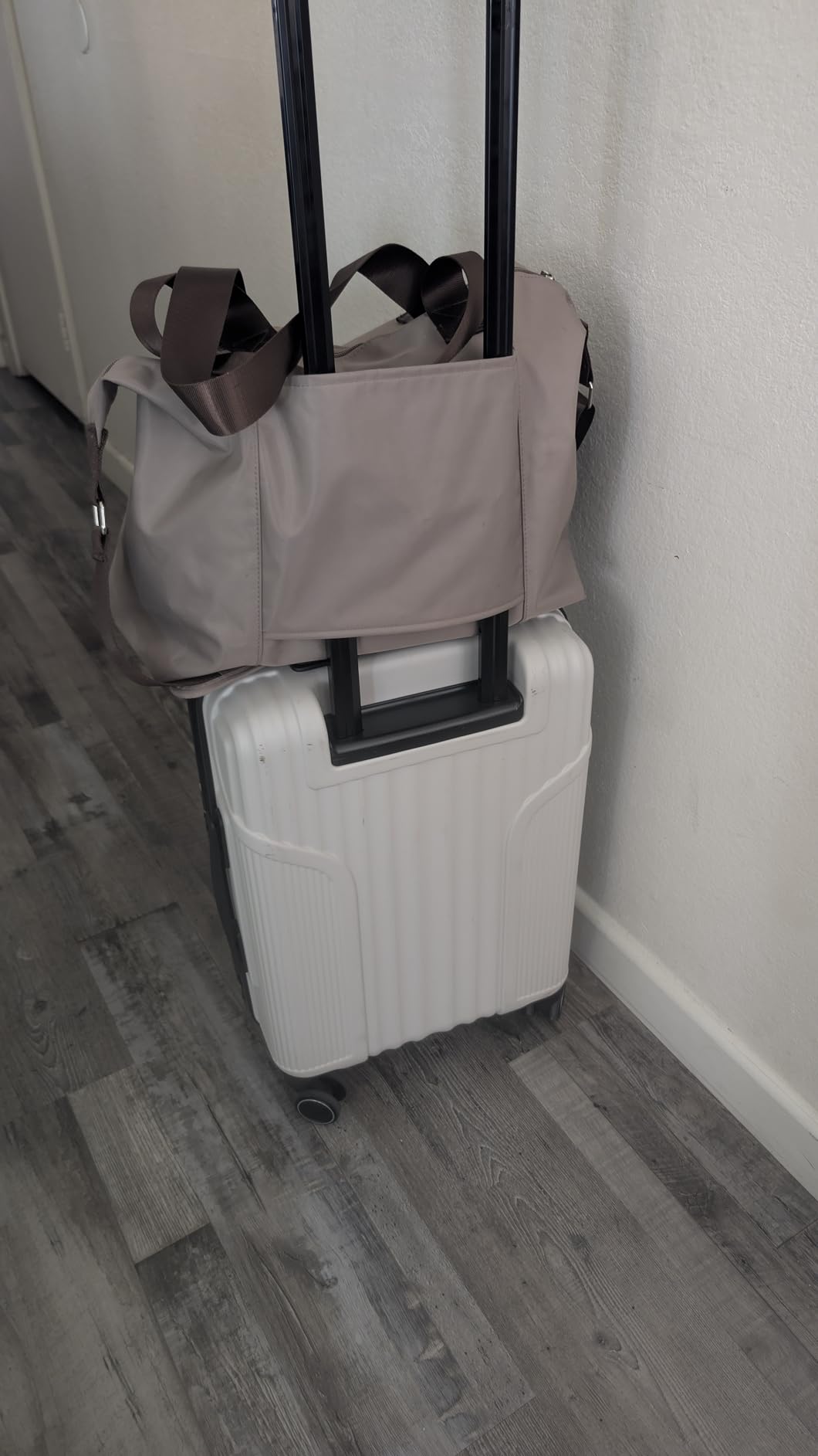 BAGSMART Carry On Luggage 22x14x9 Airline Approved, Expandable Suitcase with Wheels, Pink Lavender customer photo 2