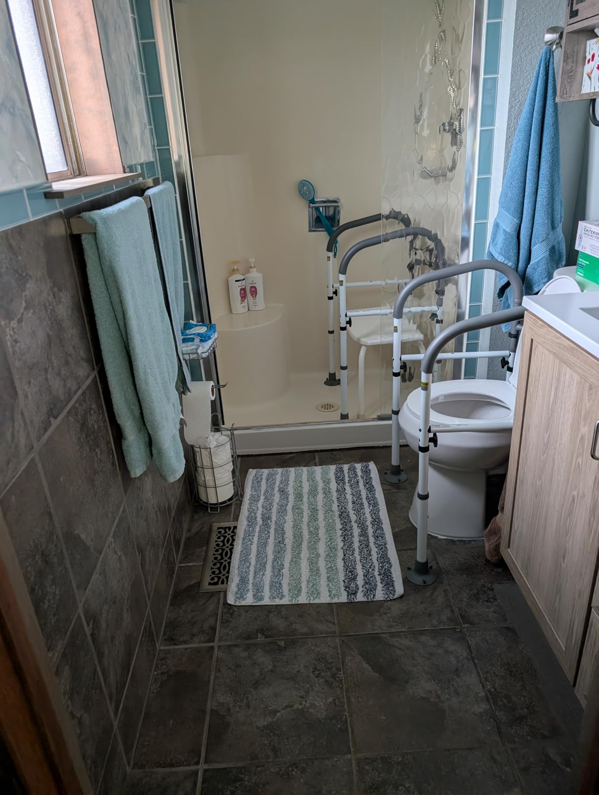Vaunn Medical Adjustable Toilet Safety Rail for Seniors, Foldable Toilet Safety Frame for Elderly Adults, Bathroom Grab Bar Handle, Toilet Handle for Elderly & Disabled, Free-Standing (Gray) customer photo 2