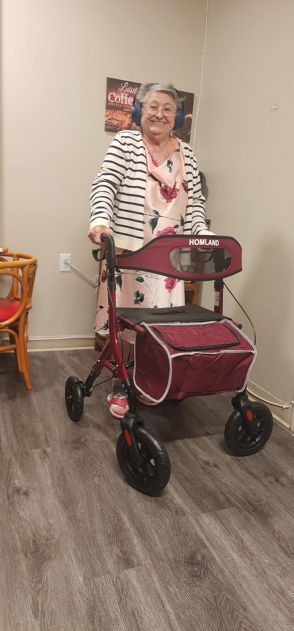 HOMLAND All-Terrain Rollator Walker with Seat for Seniors, Aluminum Frame customer photo 1