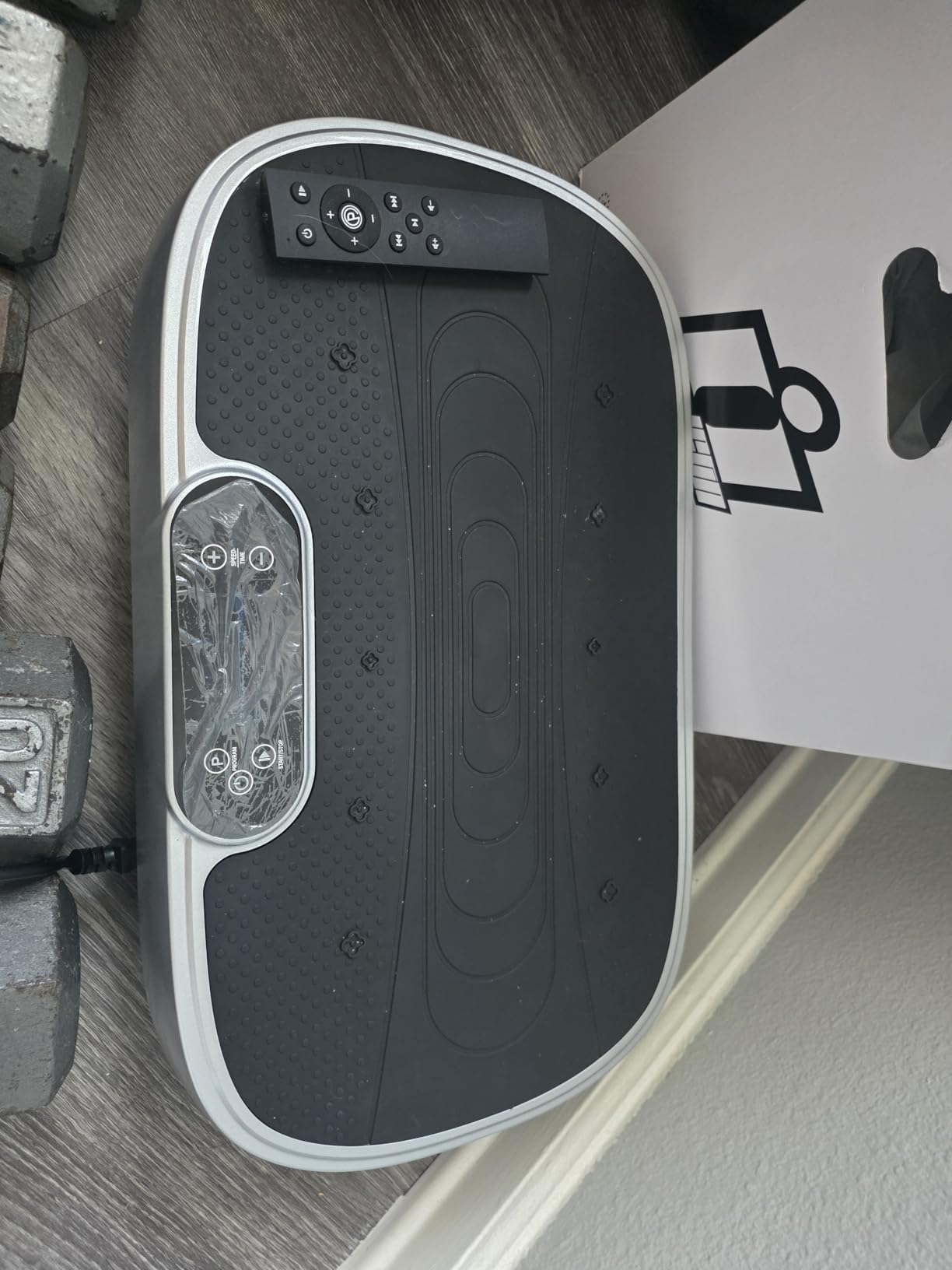 Renoj 3D Whole Body Vibration Plate Exercise Machine, Home Gym Equipment customer photo 2