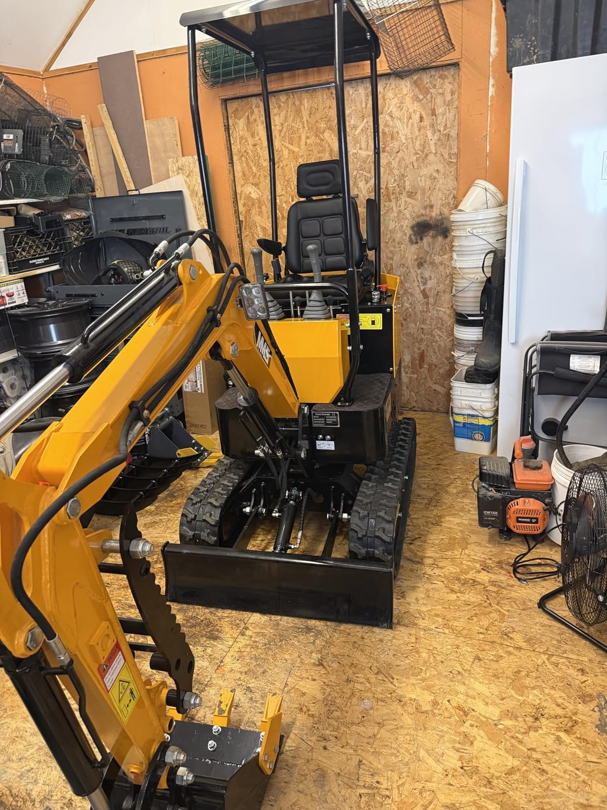 MS10H 1 Ton Mini Excavator with 13.5HP EAP B&S Gas Engine, Hydraulic Thumb, 3-Way Flow Control Valve, Compact Crawler Digger for DIY Landscaping, Includes Delivery & Unloading Service customer photo 1