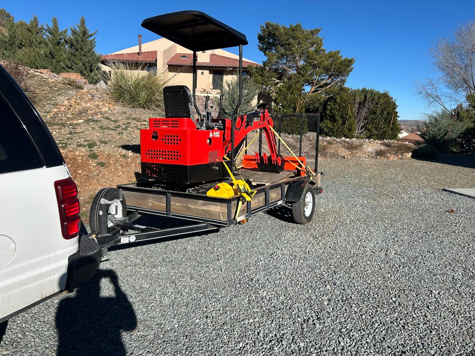 ‎Aoururl 1.4 Ton Mini Excavator with 4 Attachments, 13.5HP Gasoline Engine customer photo 2