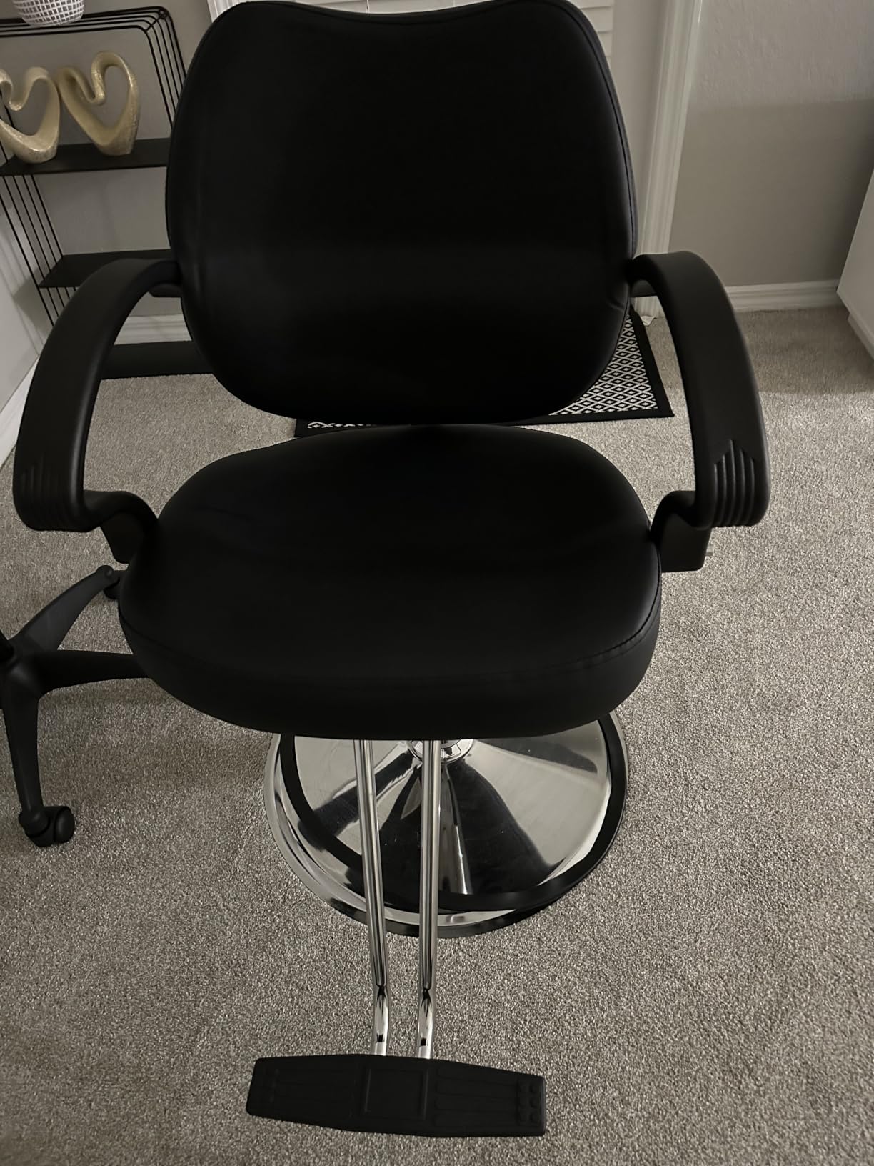 BestMassage Hydraulic Reclining Barber Chair Burgundy, Heavy Duty All Purpose Salon Chair with Adjustable Headrest Footrest and Hydraulic Pump customer photo 2