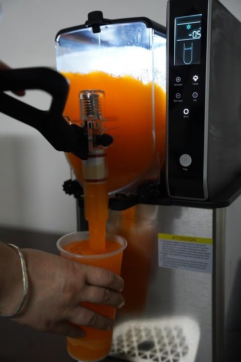 GSEICE Commercial Slushie Machine, 4L x 3 Tank Margarita Machine customer photo 2