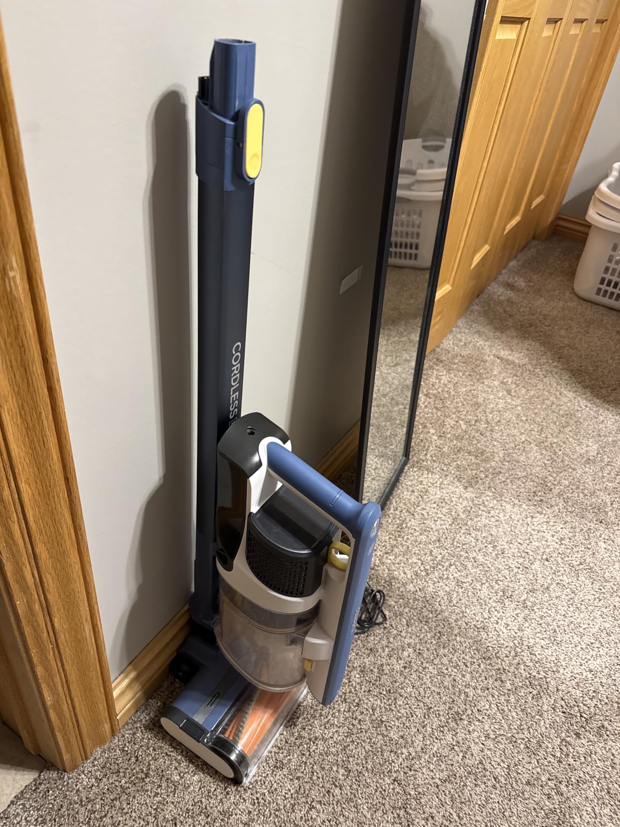 Shark Cordless Pet, Cordless Lightweight Stick Vacuum Cleaner, IY143H customer photo 2