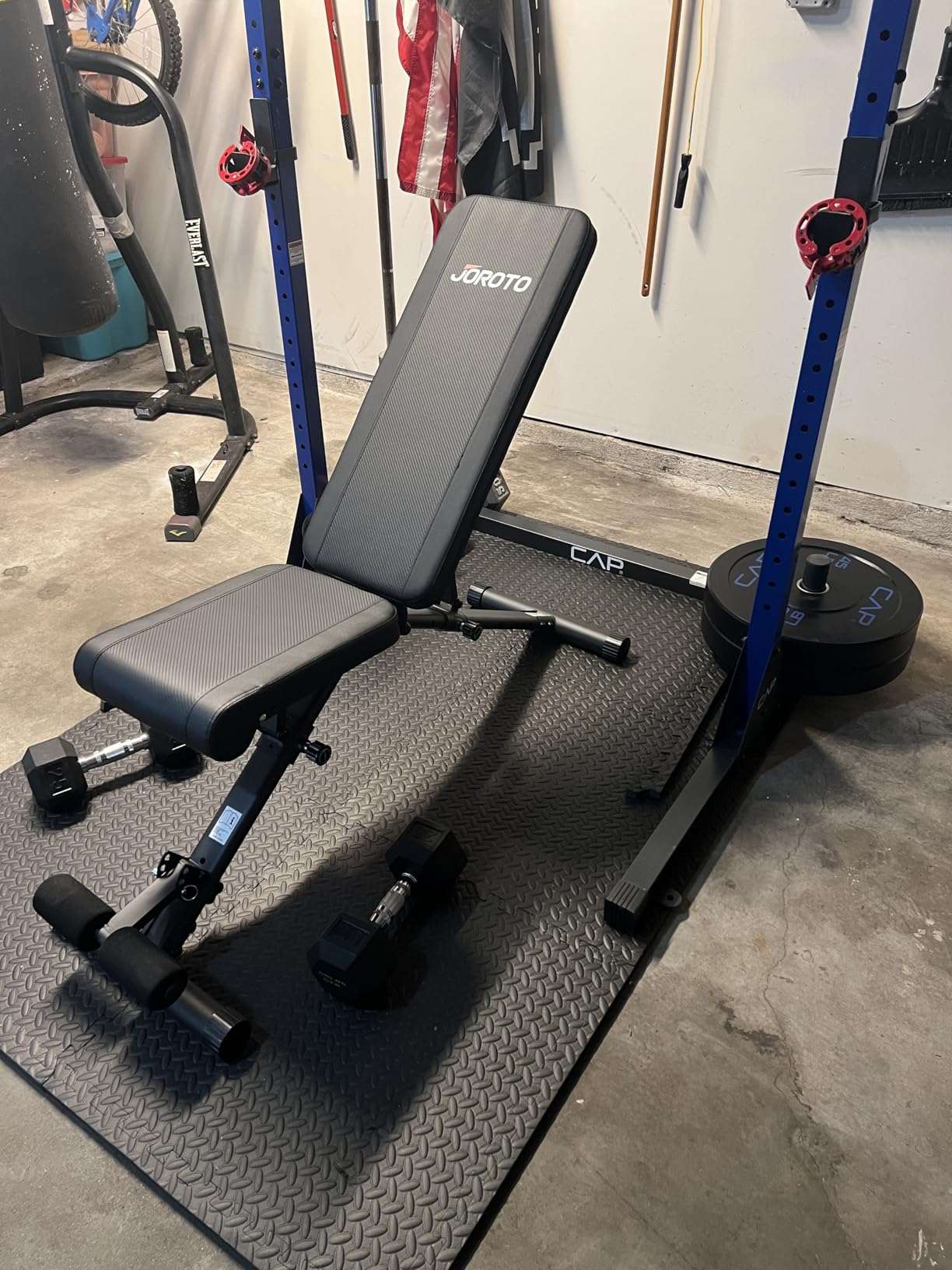JOROTO Adjustable Weight Bench, Foldable Incline Decline Flat Workout Bench customer photo 1