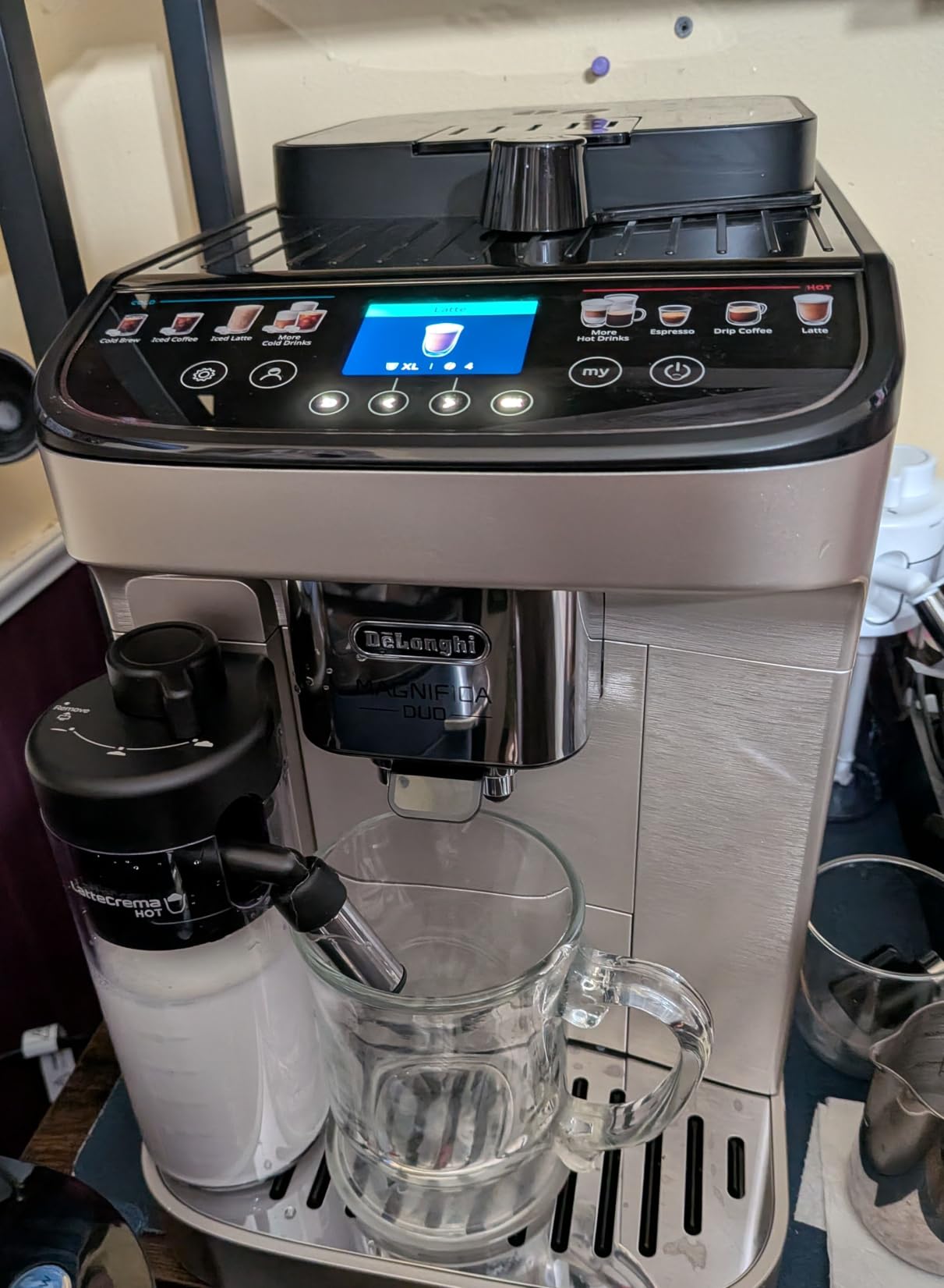 De'Longhi Magnifica Duo Automatic Espresso Machine, Milk Frother, Silver customer photo 1