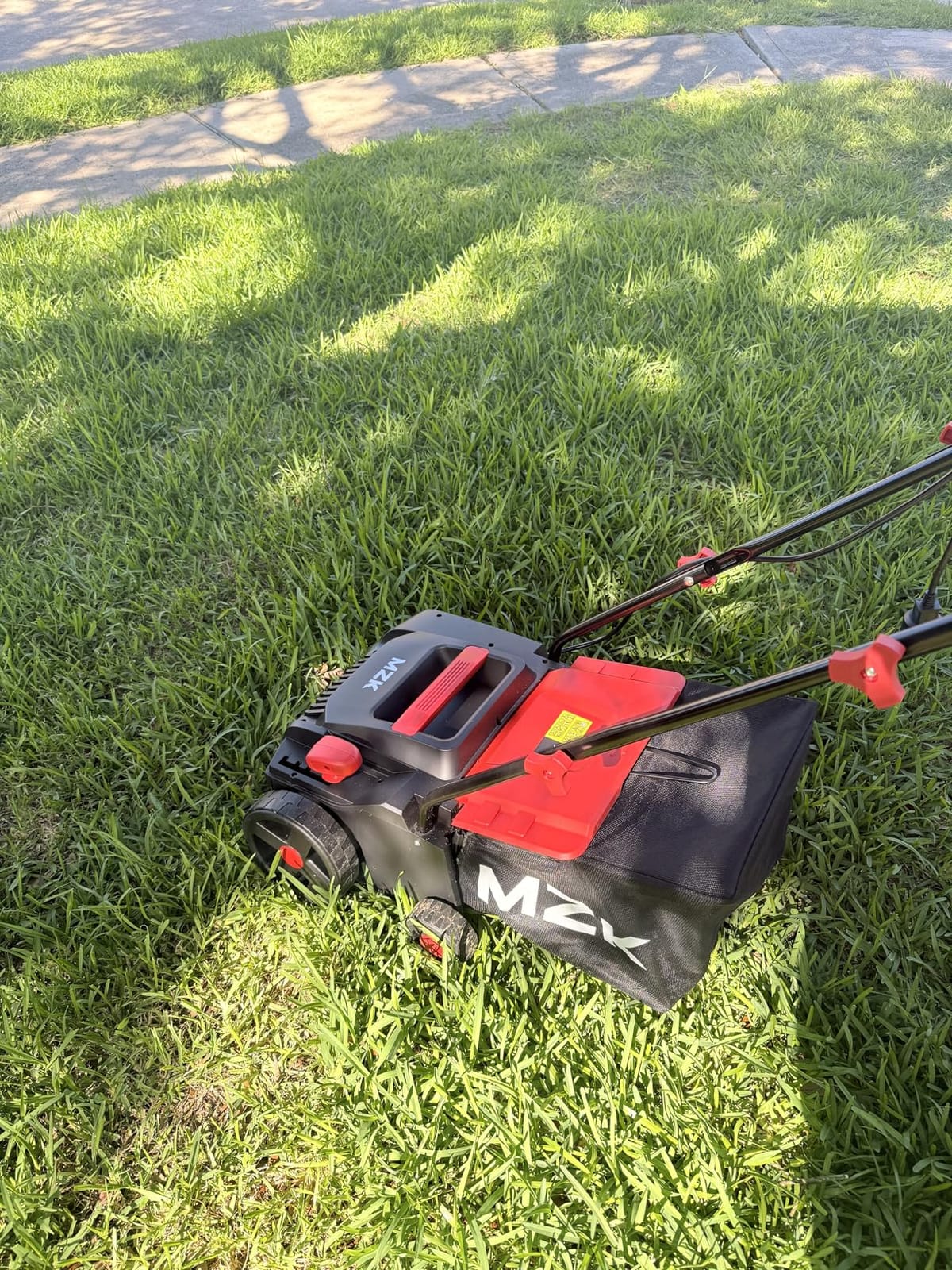 MZK 13-Inch Electric Dethatcher Scarifier, 13-Amp Lawn Tool(RED) customer photo 1