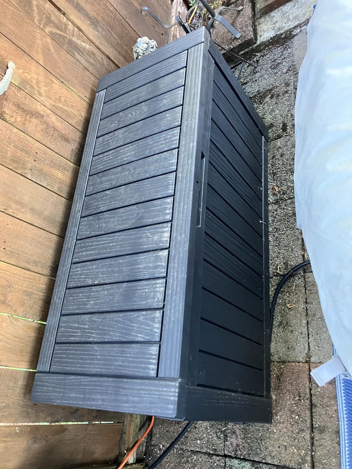90 Gal Deck Box,Waterproof Resin Outdoor Storage Gas Lift,Lockable Black customer photo 2