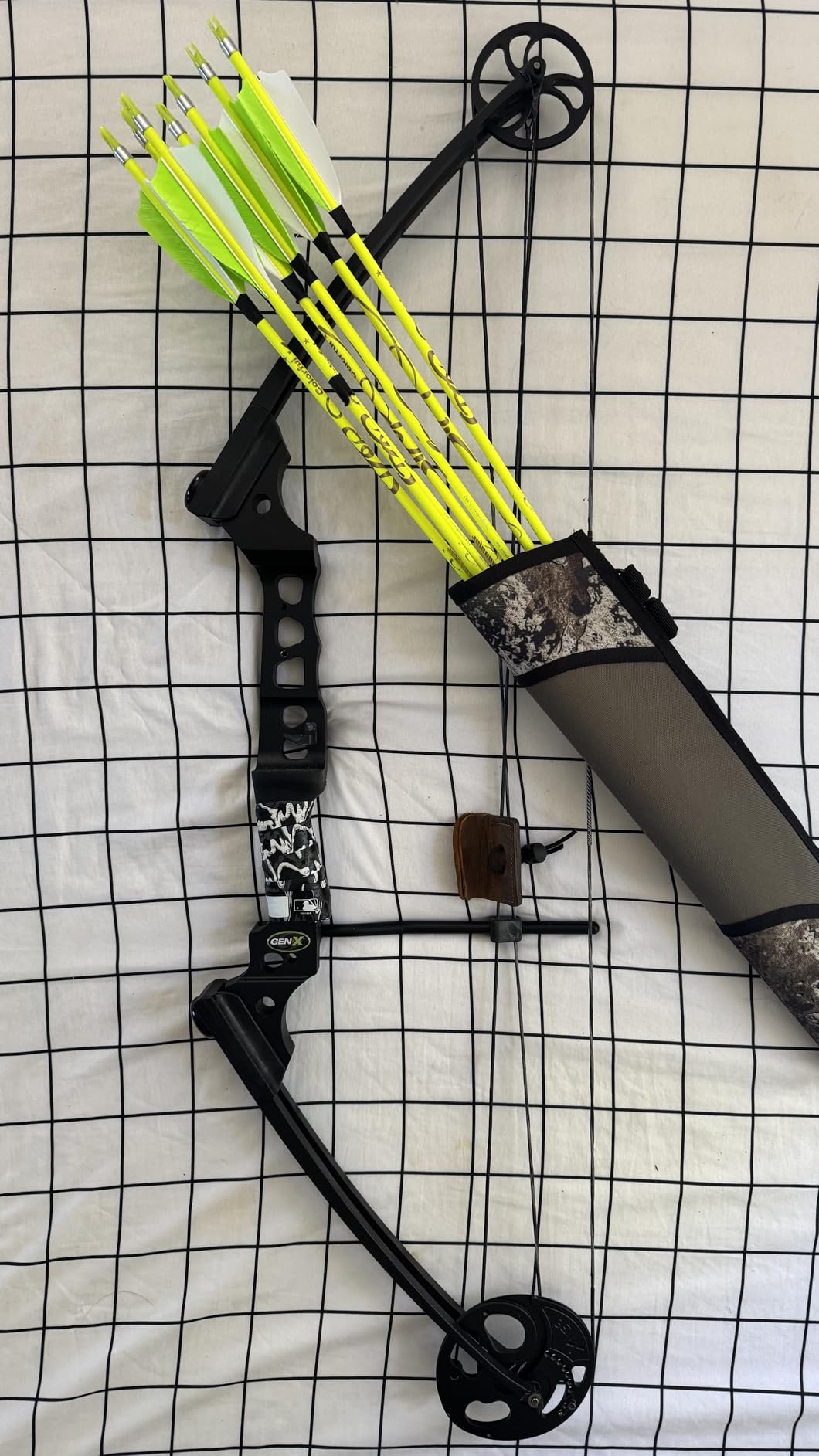 Genesis Archery Gen-X Lightweight Compound Bow, Draw Hand - Right, Black customer photo 1