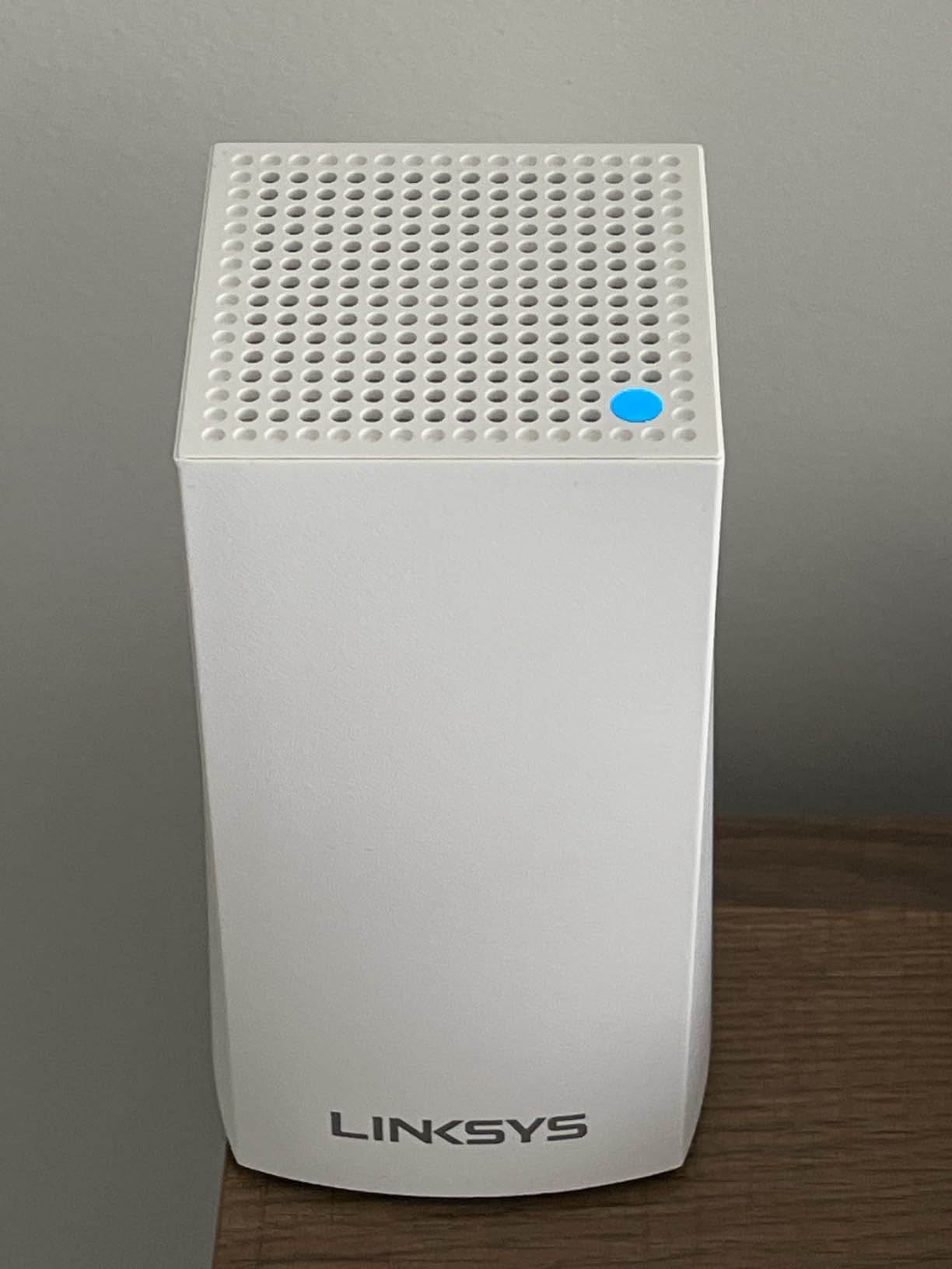 Linksys WHW0203 Velop Home Mesh Wi-Fi System Bundle (Dual/Tri-Band Combo) - Wi-Fi Router/Wi-Fi Extender for Whole-Home Mesh Network (3-Pack, White) customer photo 2