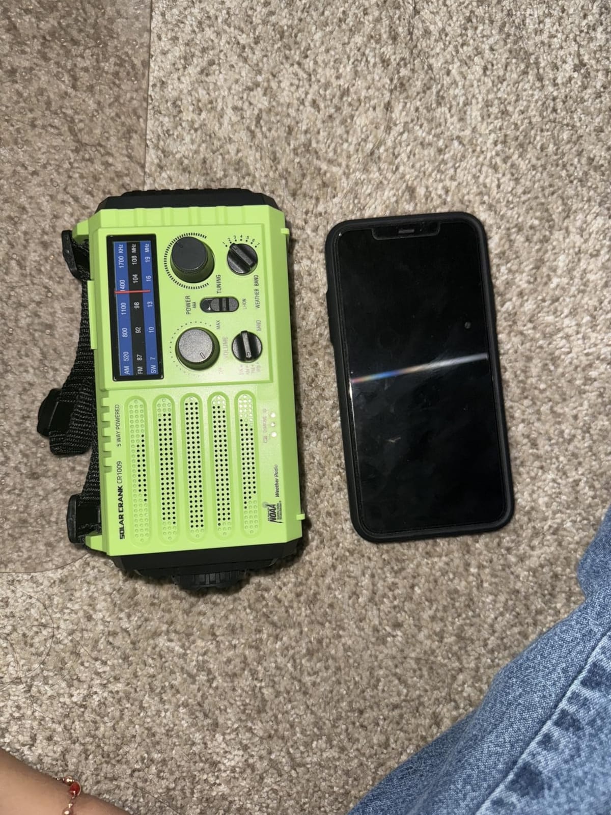 Eoxsmile Emergency Radio with NOAA Weather Alert, Solar Hand Crank Portable customer photo 1