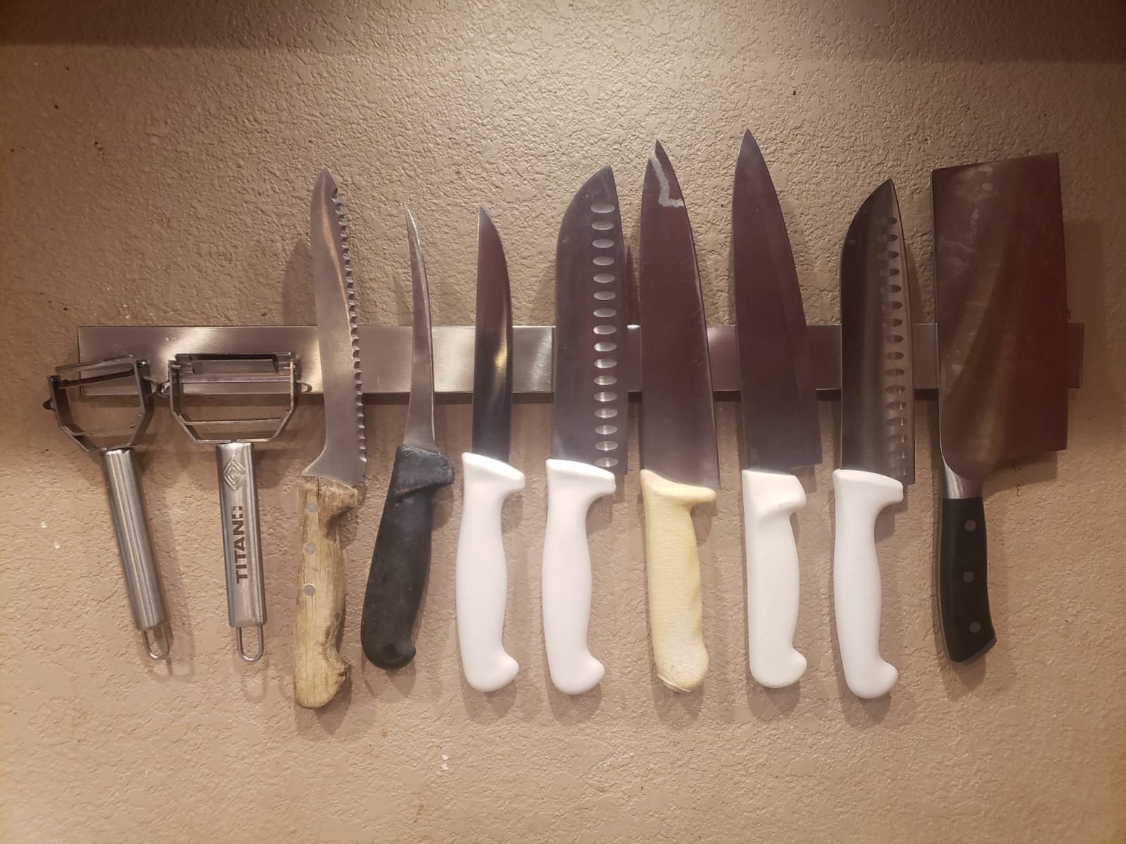 Ninonly 12 Inch Magnetic Knife Holder for Wall, Stainless Steel Knife Strip customer photo 2