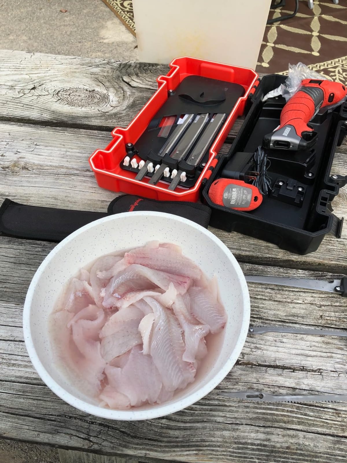 Bubba Pro Series Lithium-Ion Electric Fillet Knife with Non-Slip Grip Handle, 4 Ti-Nitride S.S. Coated Non-Stick Reciprocating Blades, Charger and Case for Fishing customer photo 2
