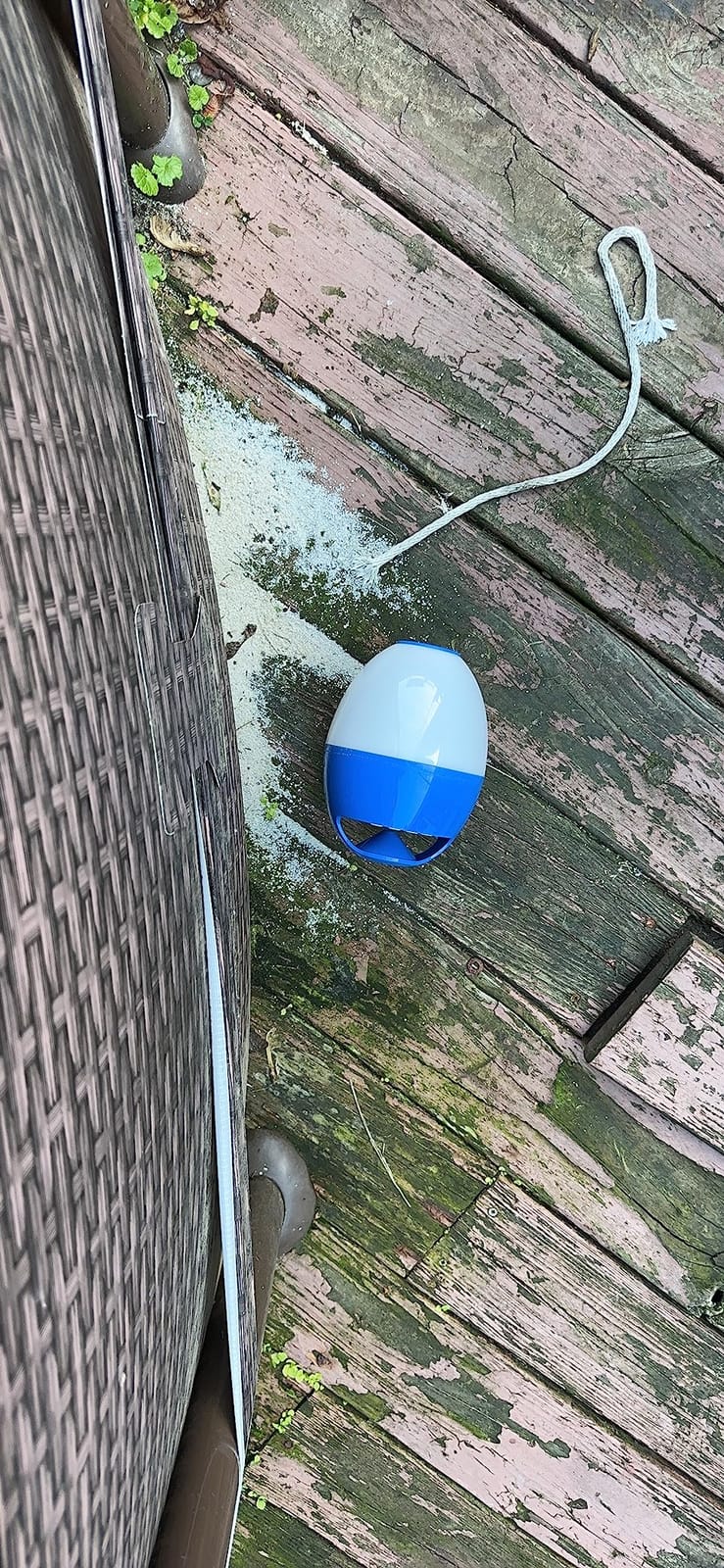 KingSom Portable Bluetooth Pool Speakers with Colorful Lights customer photo 1