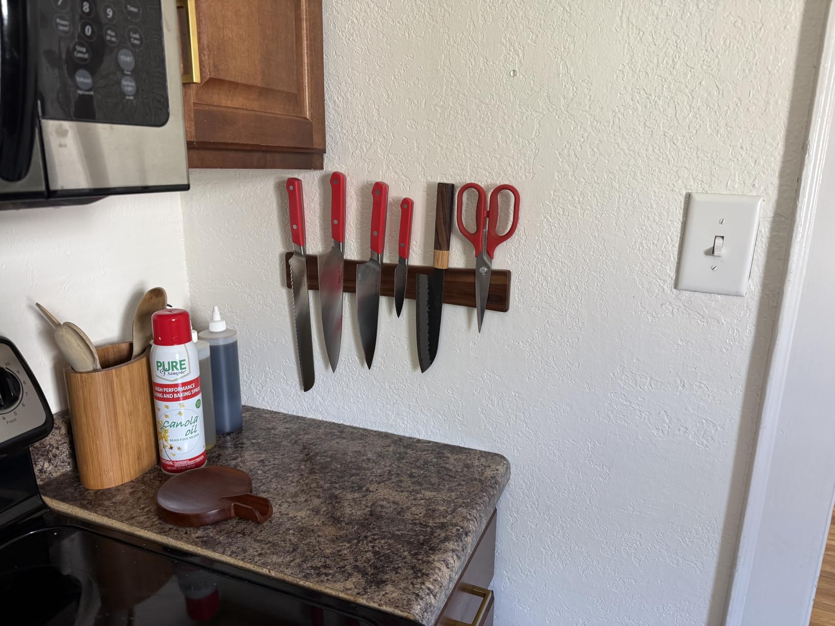 HOSHANHO Magnetic Knife Strips, Magnetic Knife Holder for Wall 16 Inch customer photo 2